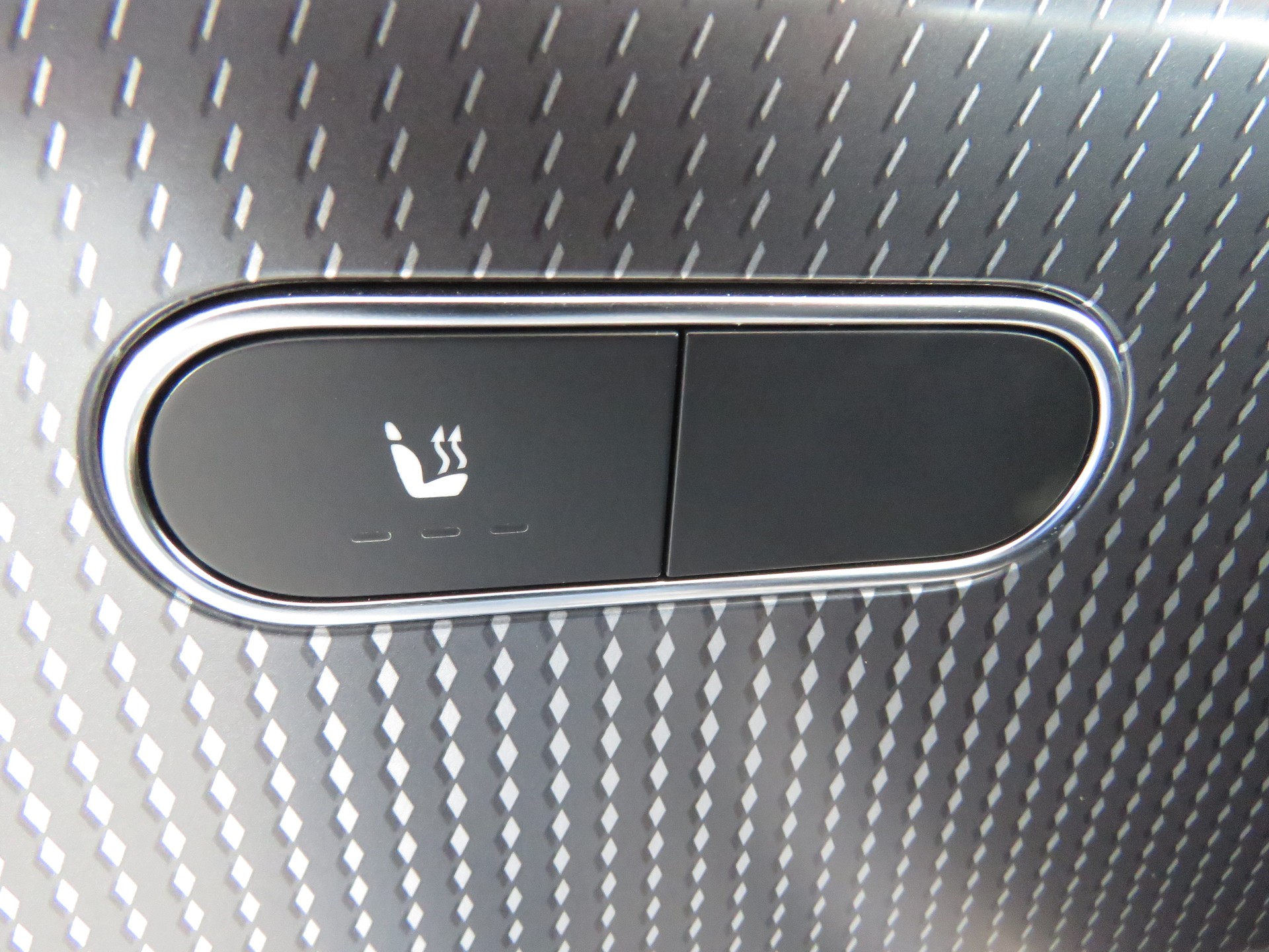 MERCEDES-BENZ EQA 300 4-Matic (Automat)-image-10