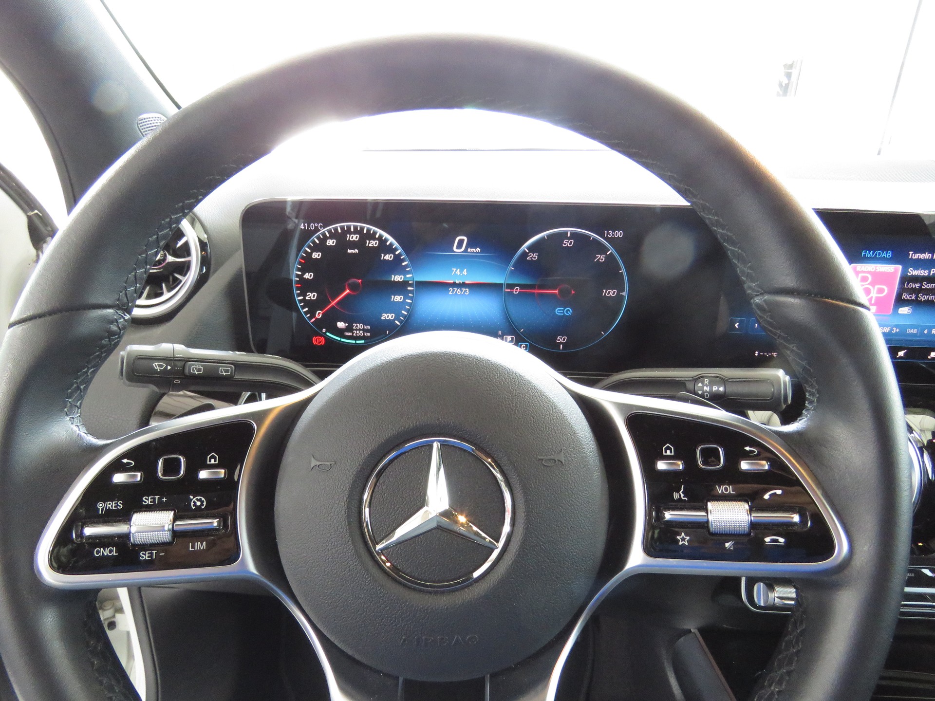 MERCEDES-BENZ EQA 300 4-Matic (Automat)-image-24