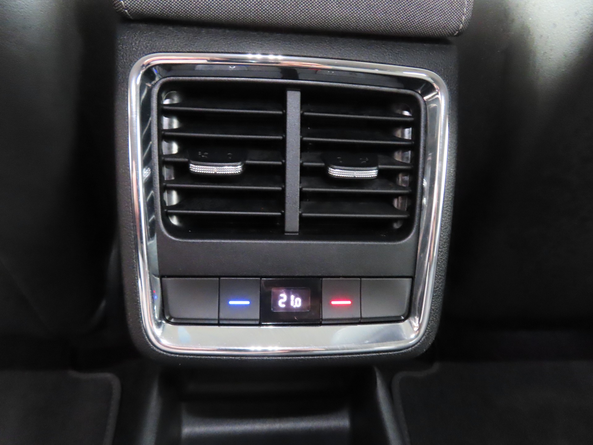 SKODA Enyaq 85-image-13