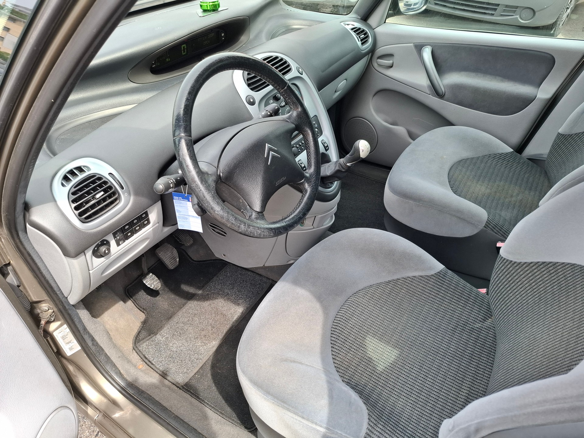 CITROEN Xsara Picasso 1.6i 16V Exclusive-image-6