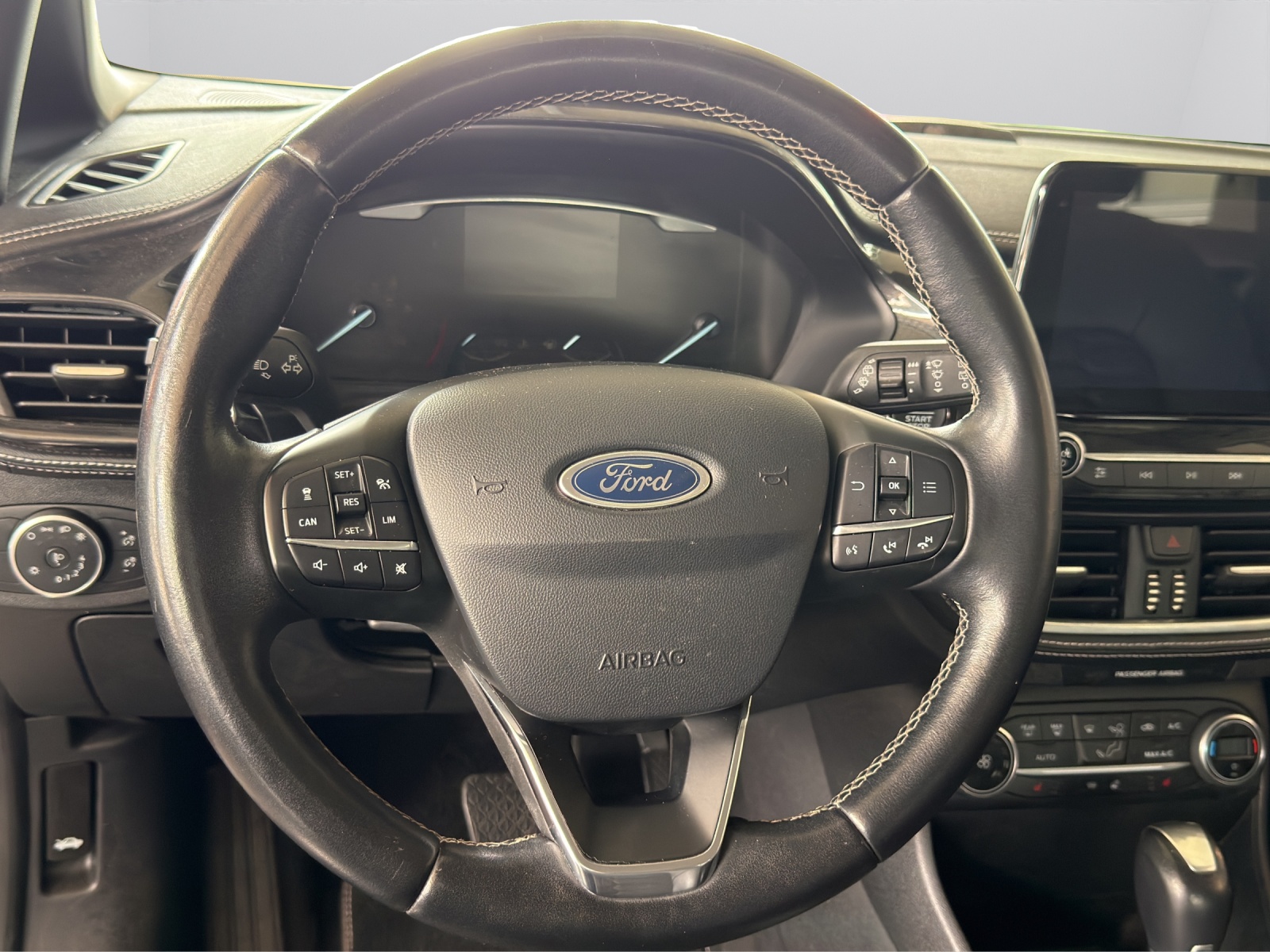 FORD Fiesta 1.0 EcoB Vignale-image-8