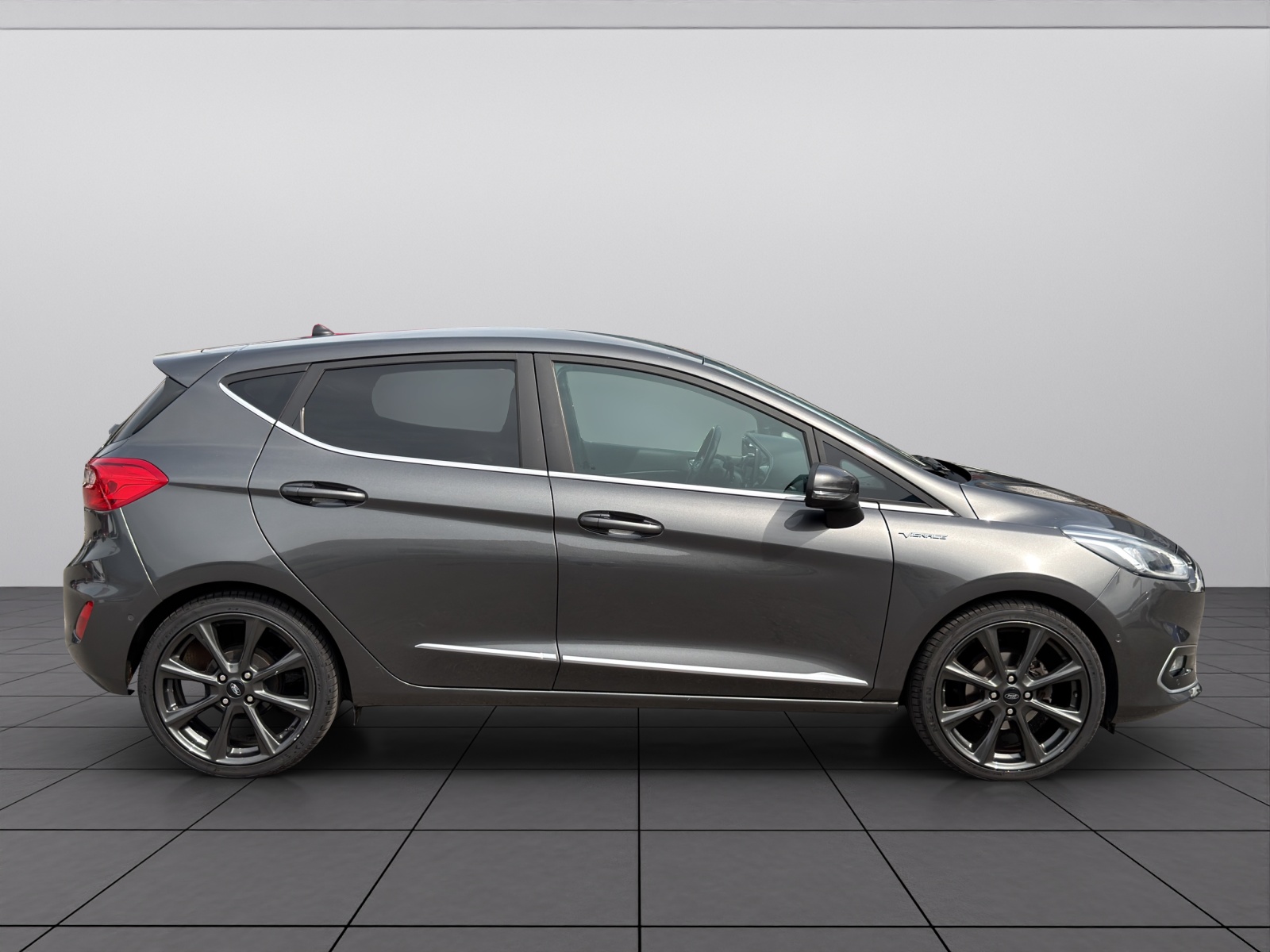 FORD Fiesta 1.0 EcoB Vignale-image-3