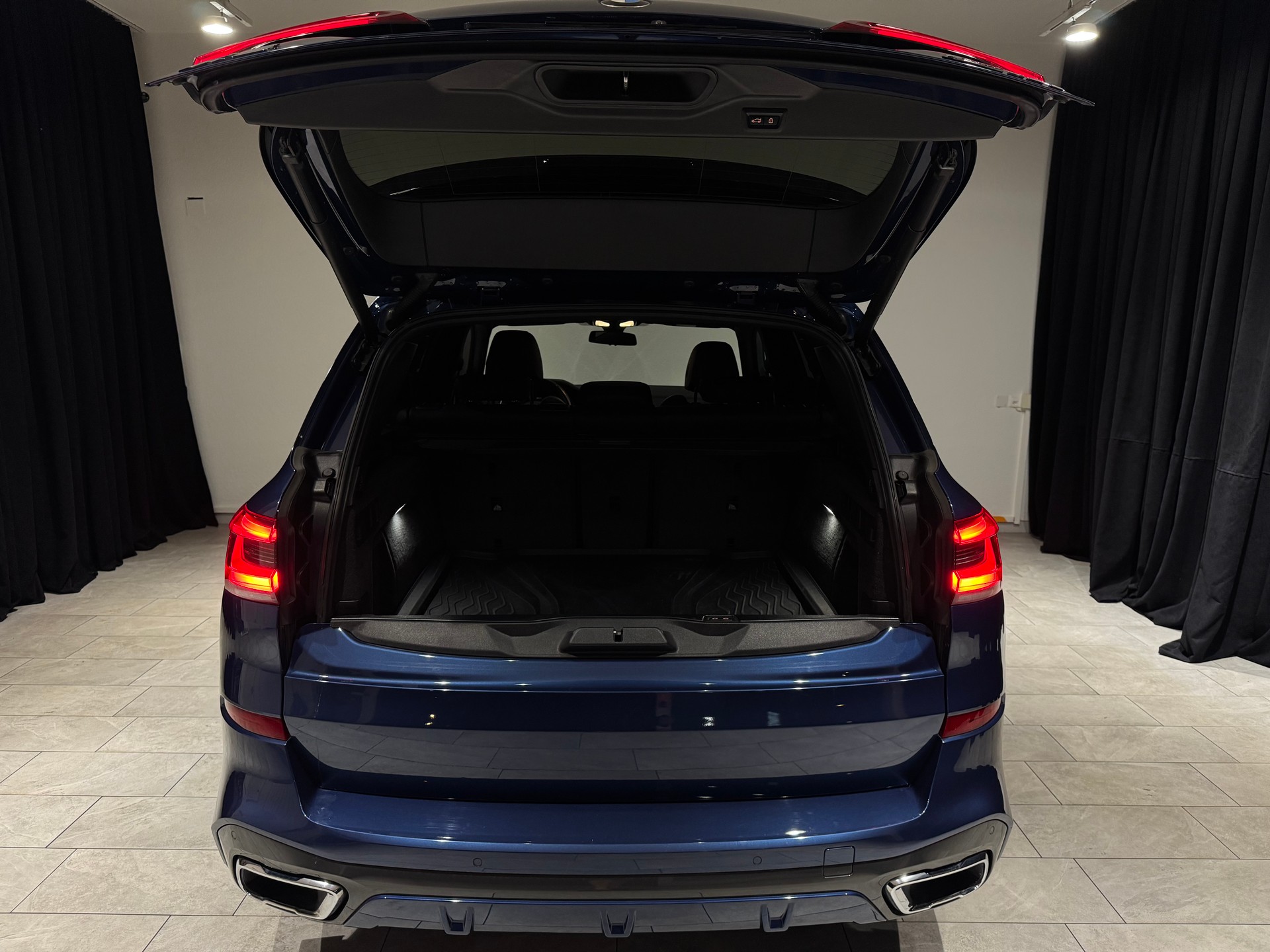 BMW X5 xDrive45e M Sport Steptronic | CH | 1.Hand |-image-10