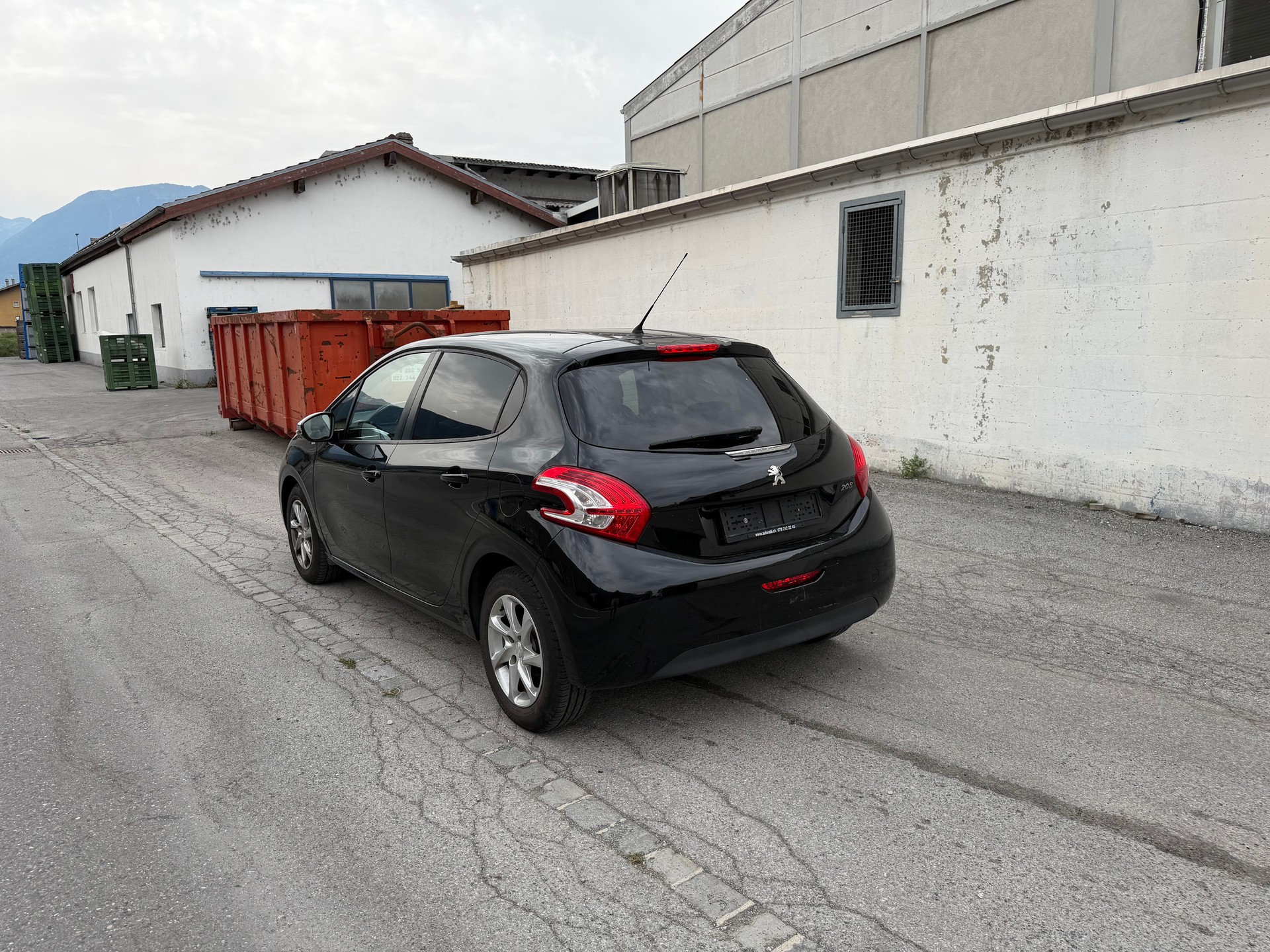 PEUGEOT 208 1.2 VTI Active-image-3