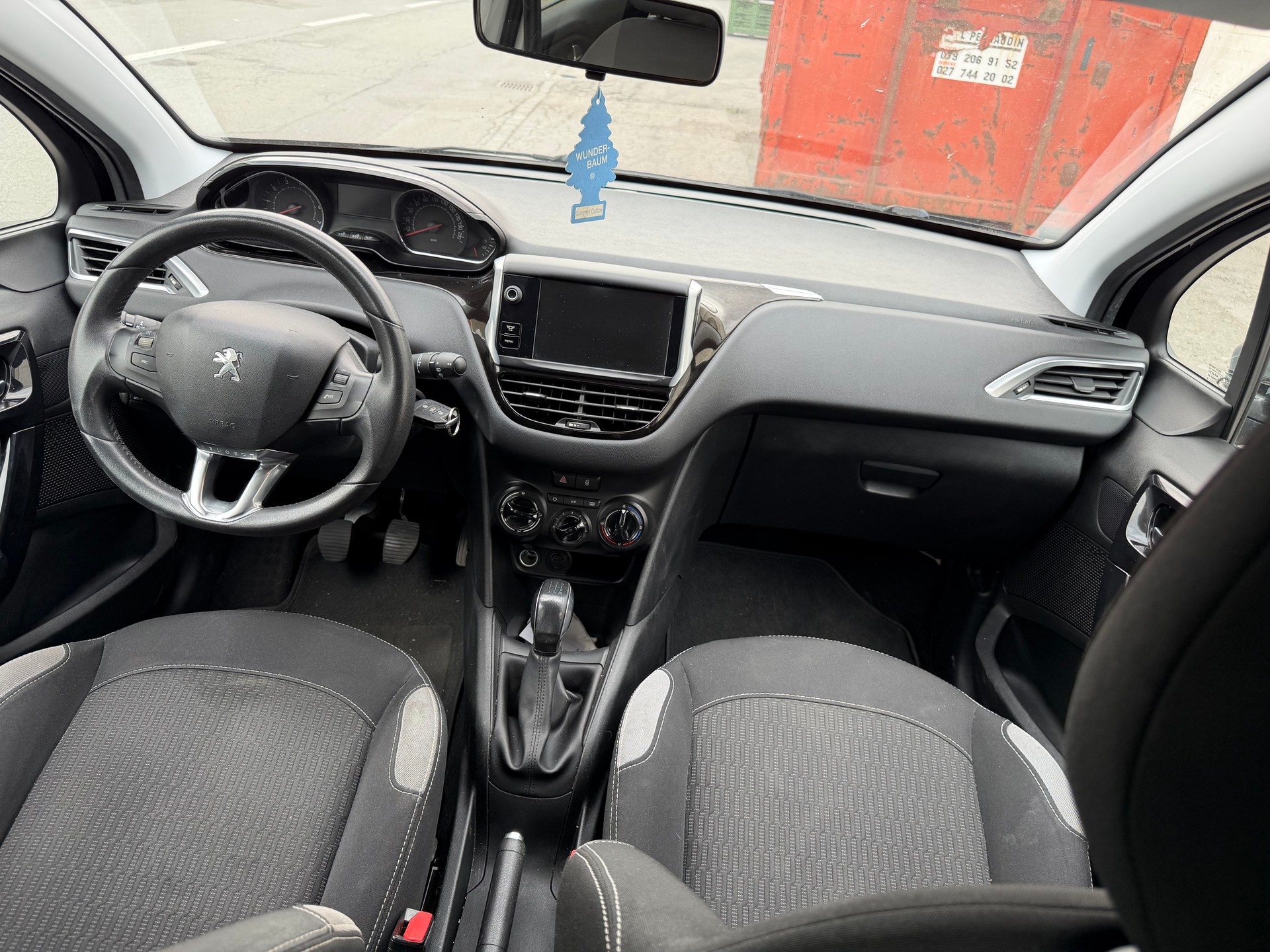 PEUGEOT 208 1.2 VTI Active-image-5