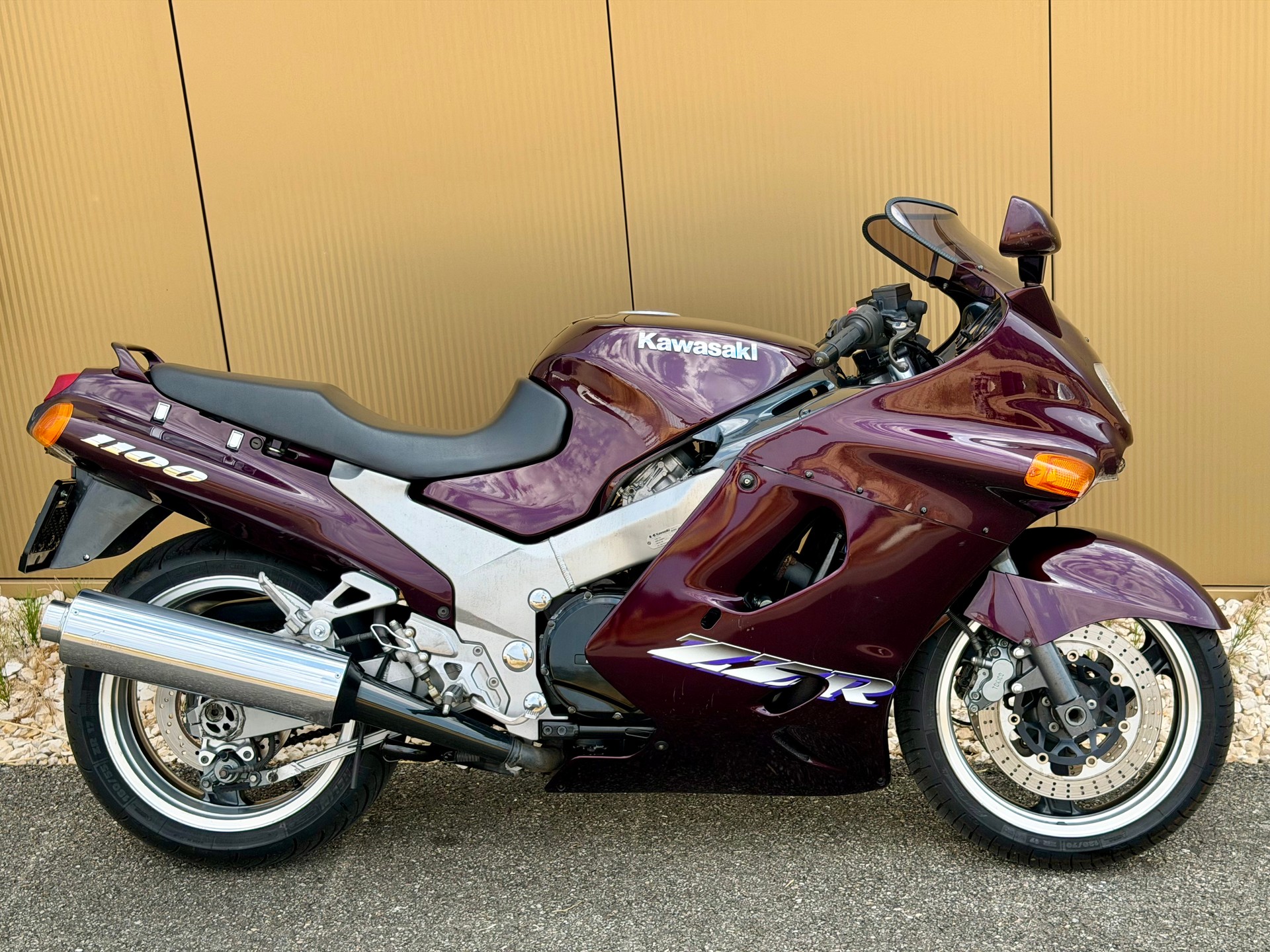 KAWASAKI ZZ-R 1100-showroom-element-3