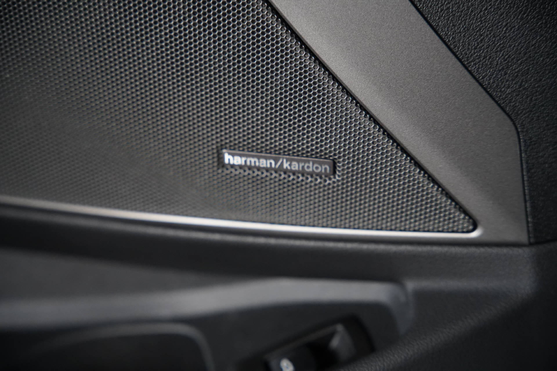BMW M3 Competition M xDrive LCI-image-15