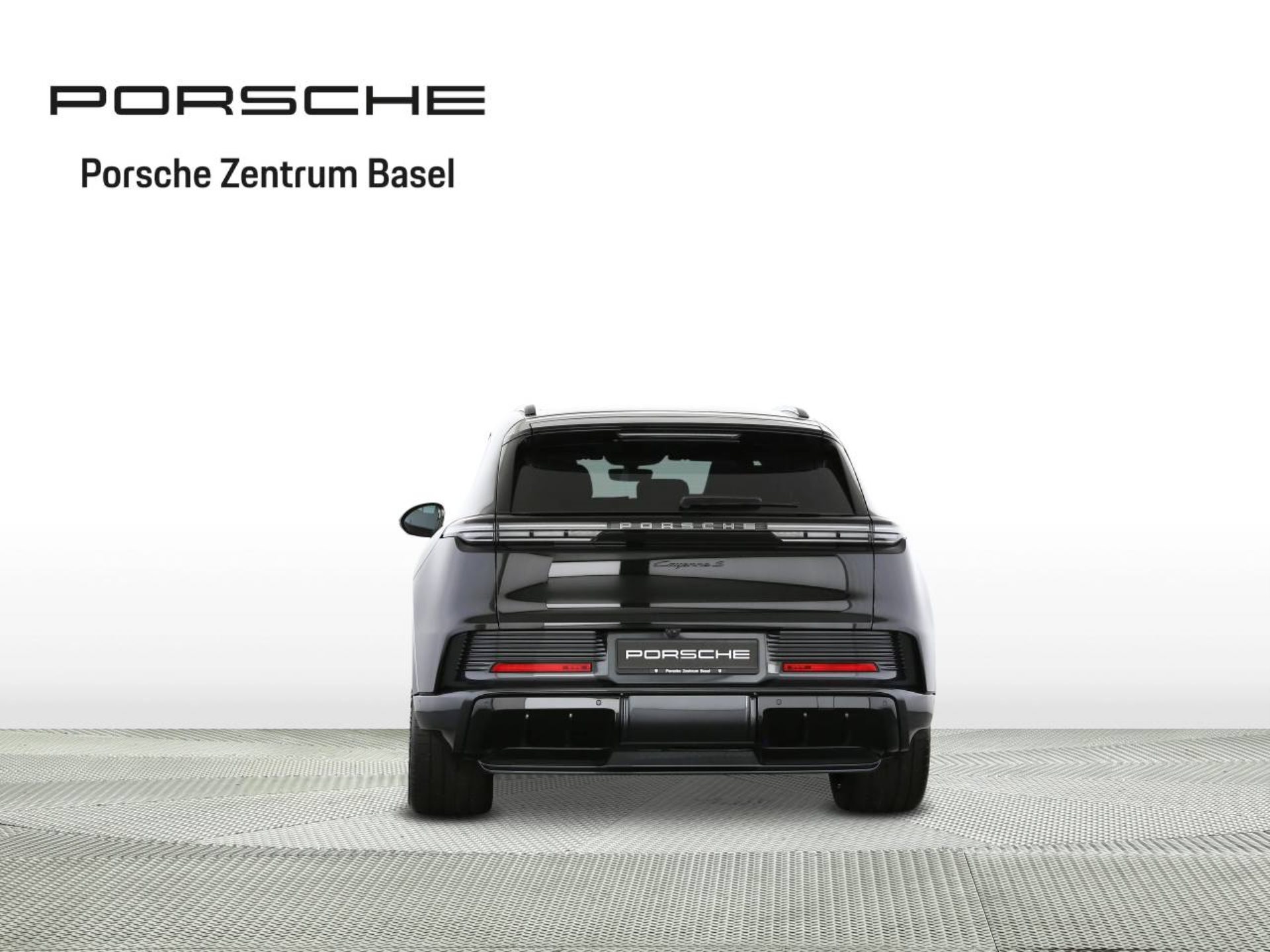 PORSCHE Cayenne S Electric-image-6