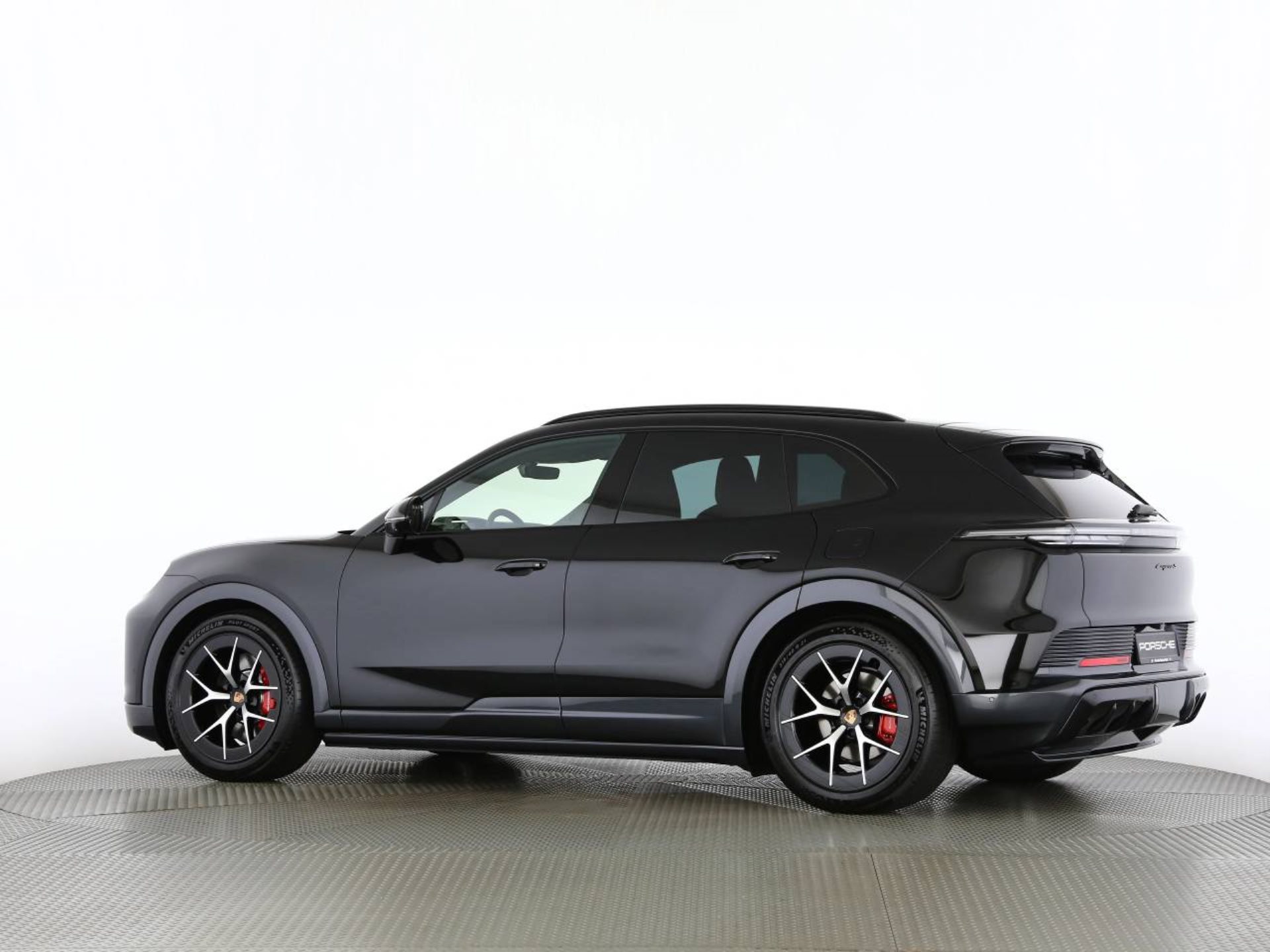 PORSCHE Cayenne S Electric-image-14