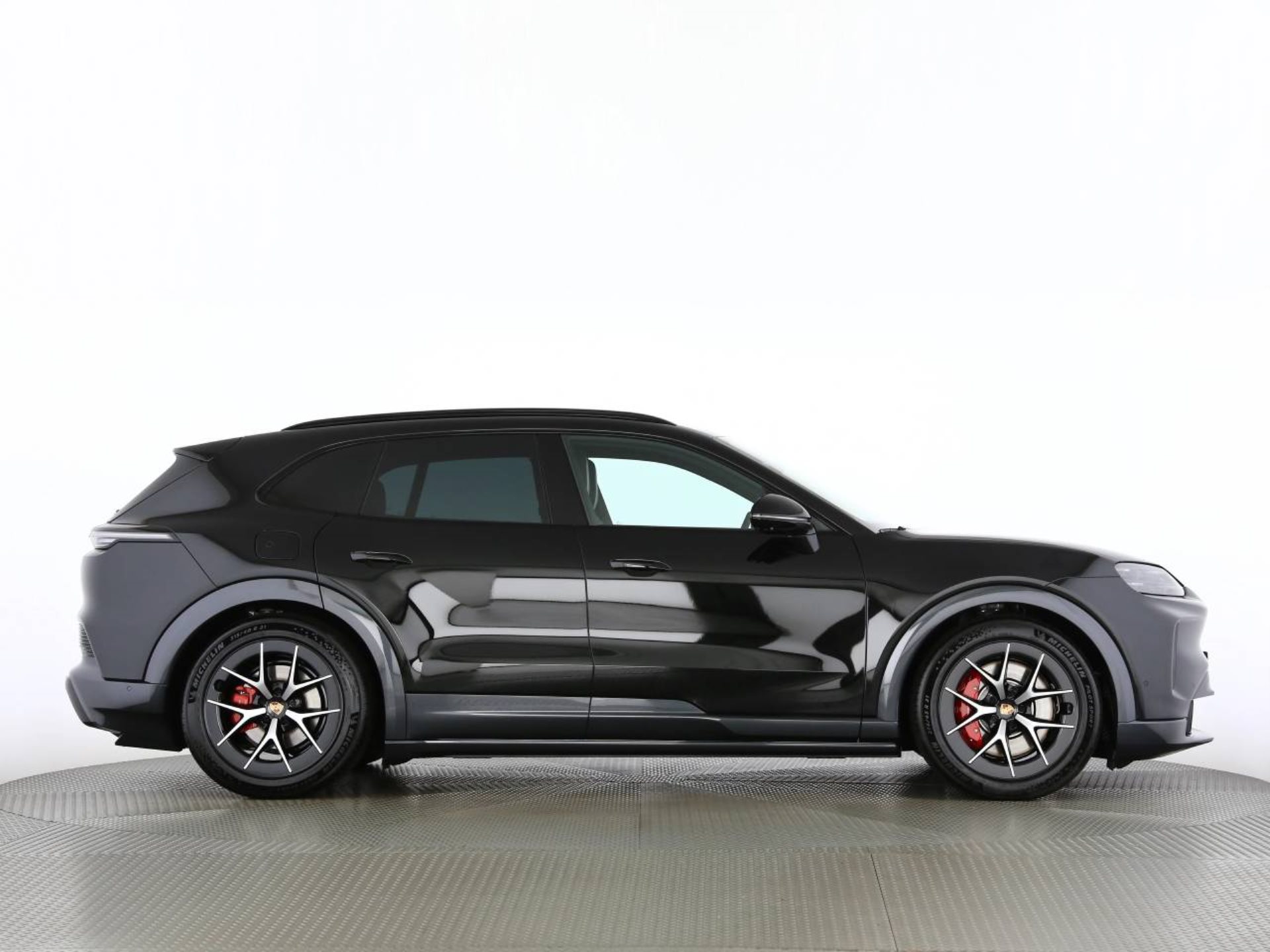 PORSCHE Cayenne S Electric-image-23