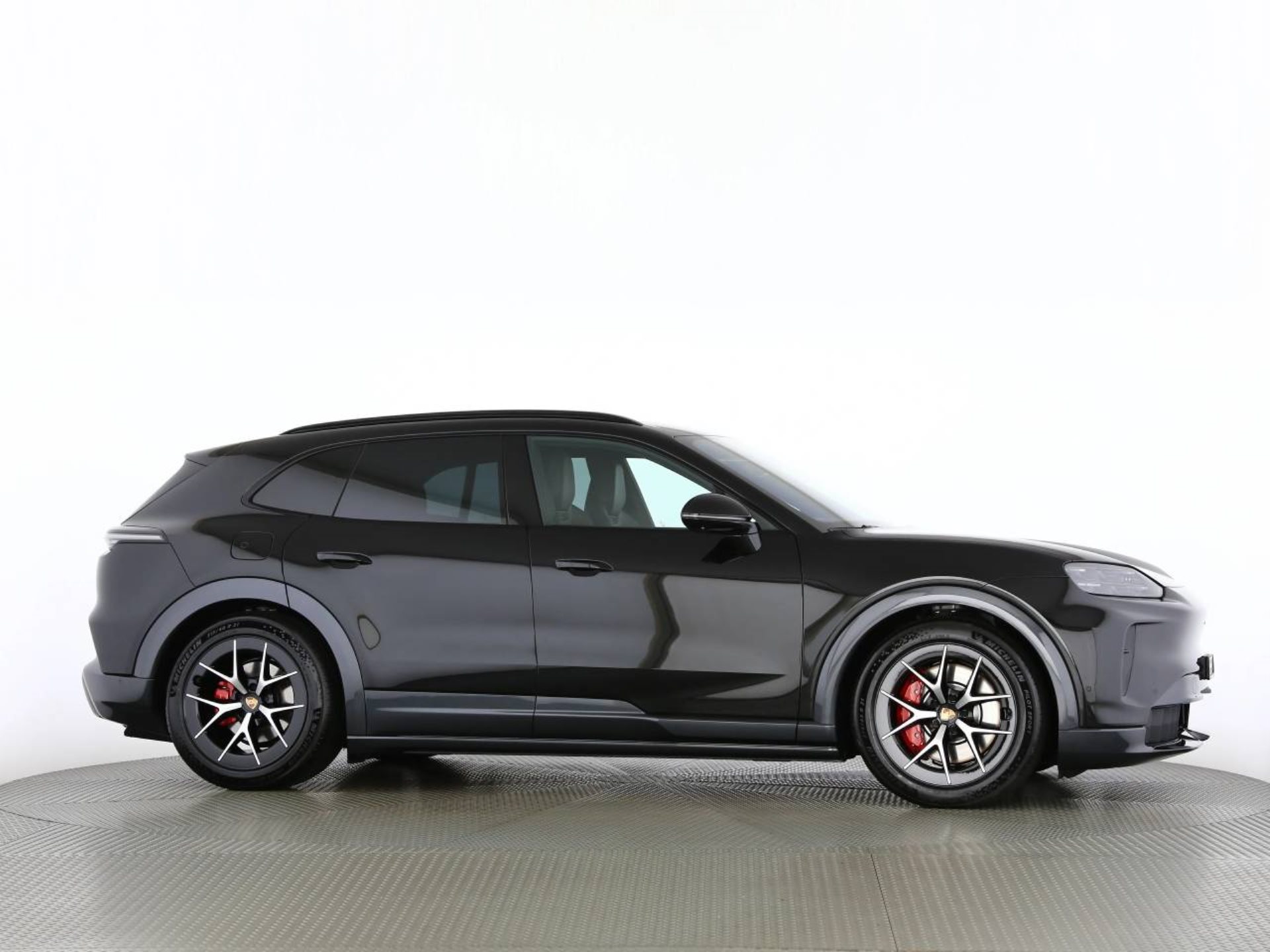 PORSCHE Cayenne S Electric-image-24