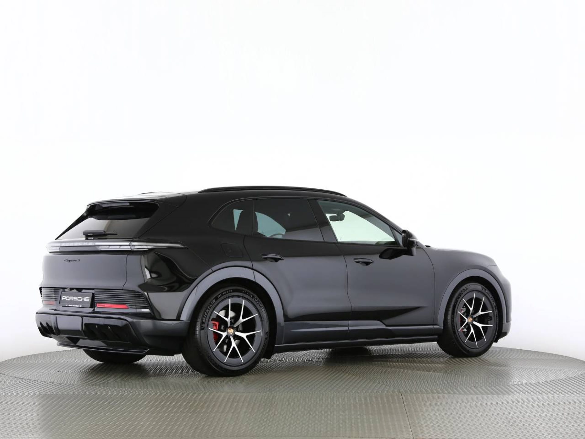PORSCHE Cayenne S Electric-image-20