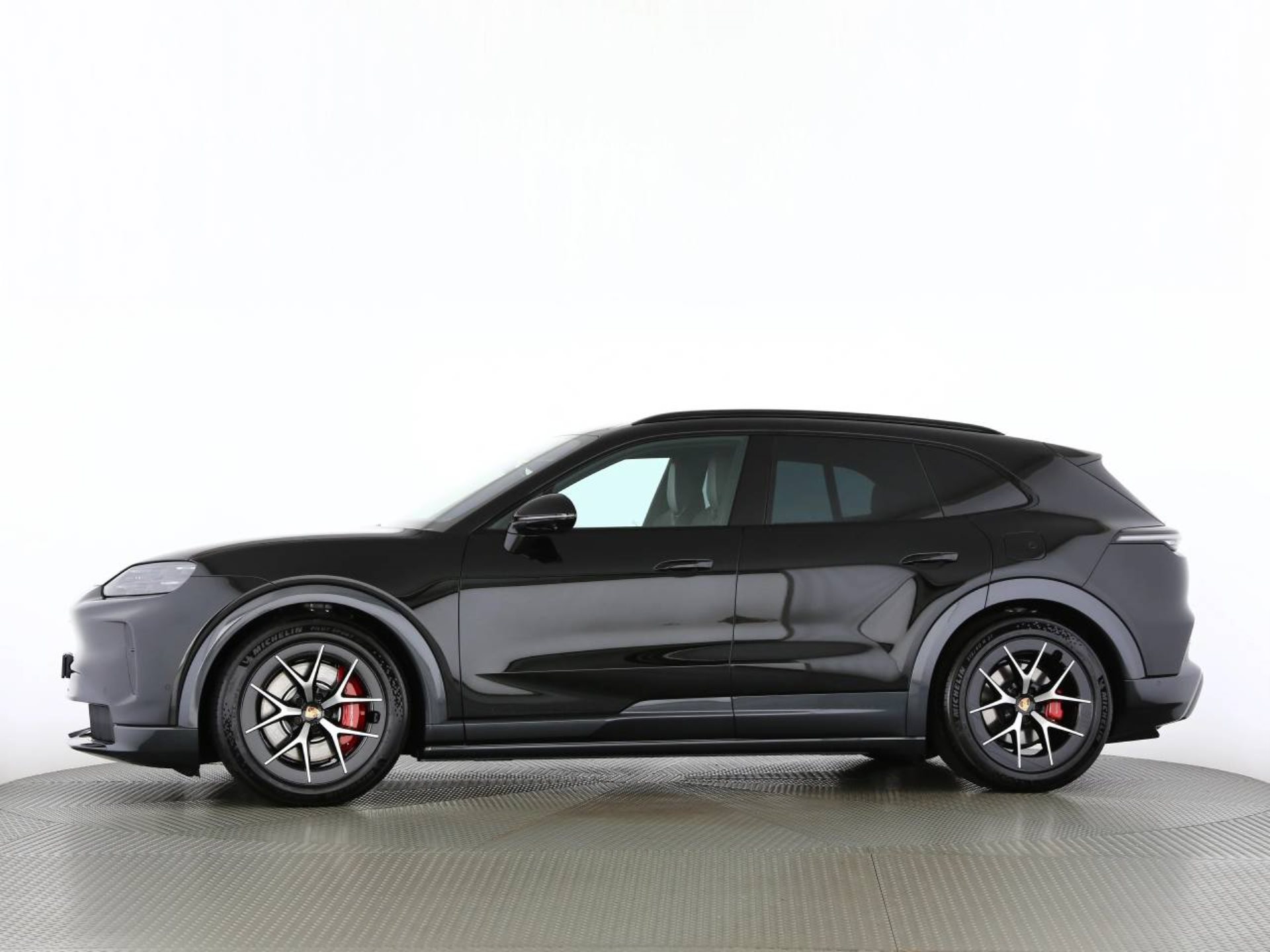 PORSCHE Cayenne S Electric-image-11