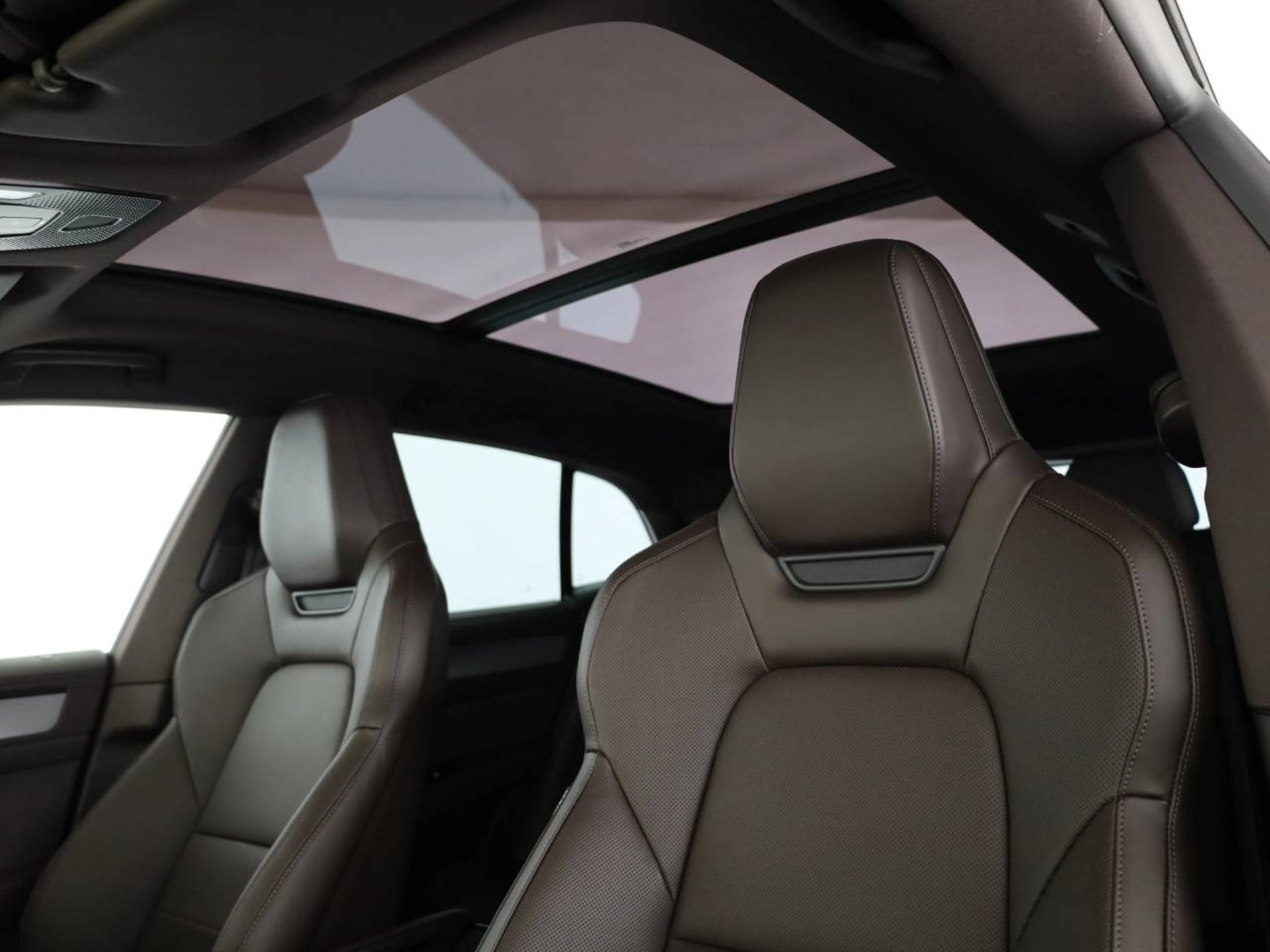 PORSCHE Cayenne S Electric-image-4