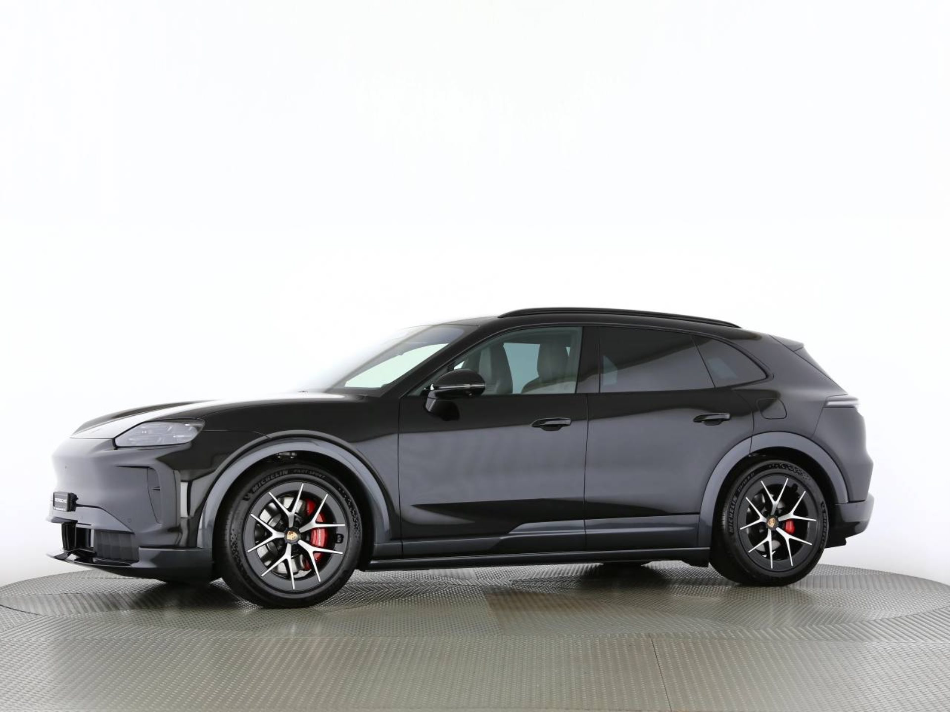 PORSCHE Cayenne S Electric-image-10