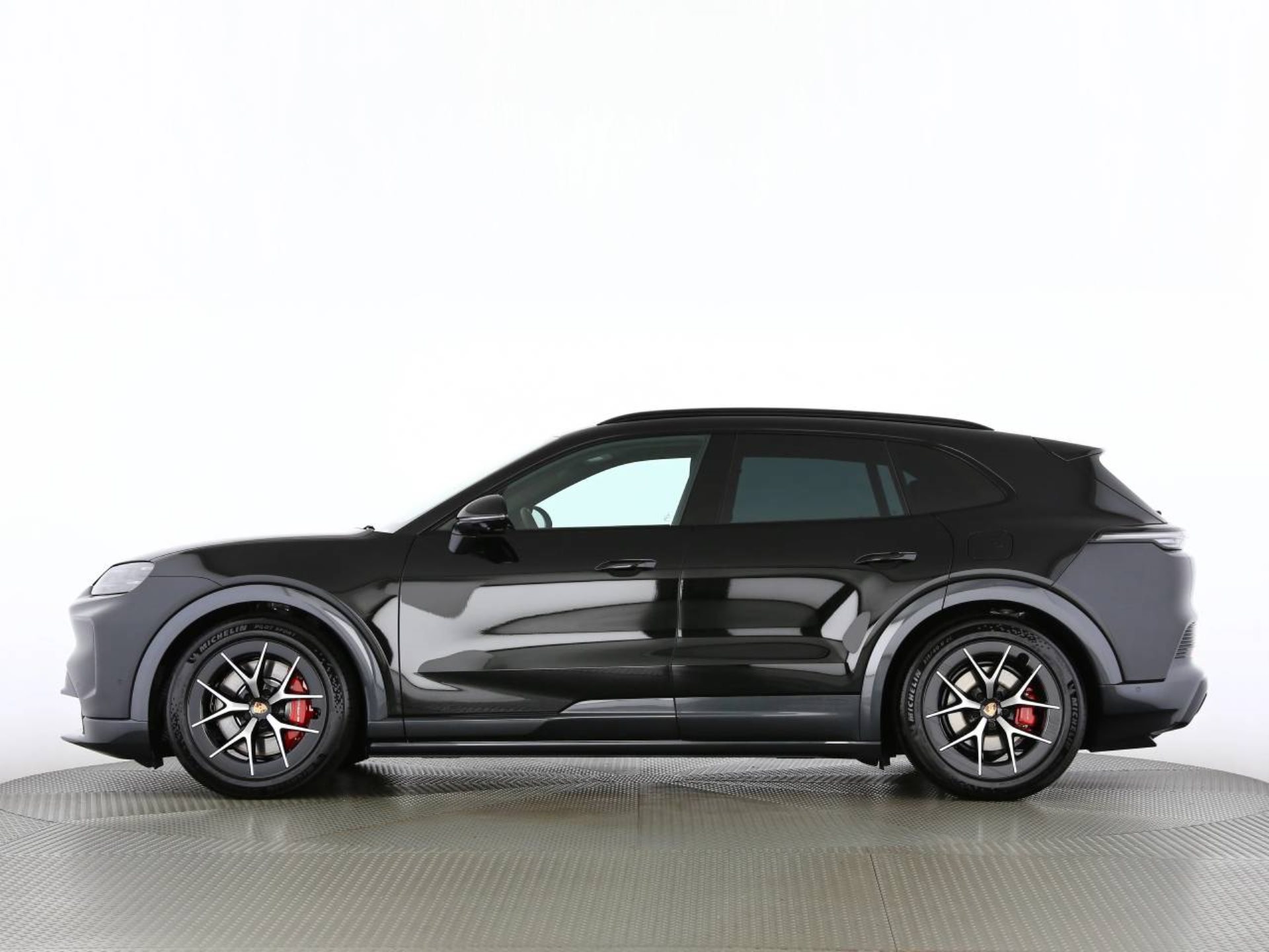 PORSCHE Cayenne S Electric-image-12