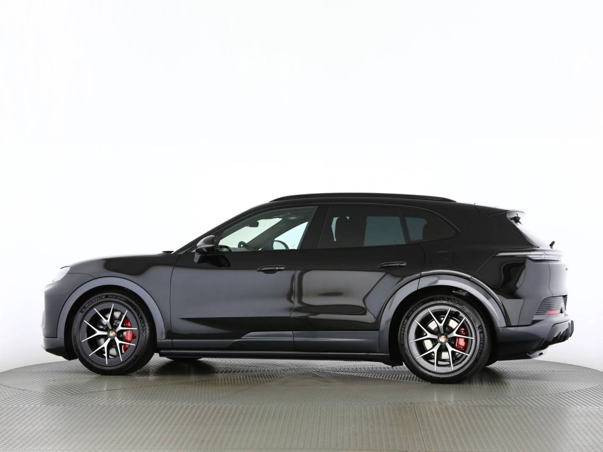 PORSCHE Cayenne S Electric-image-13