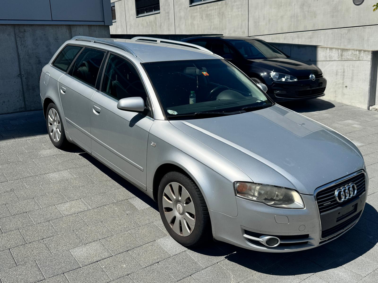 AUDI A4 Avant 2.0 Turbo FSI quattro-image-1