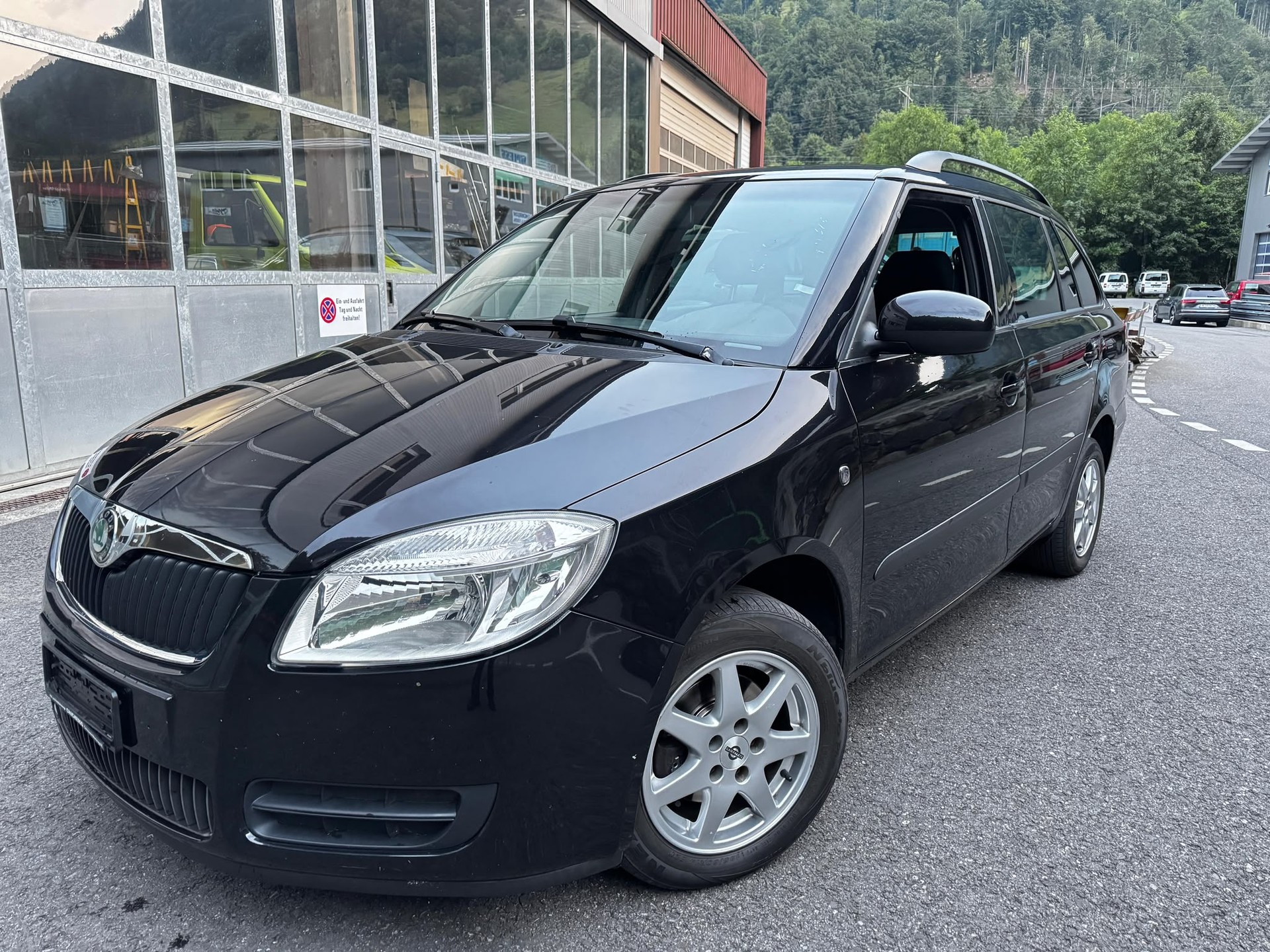 SKODA Fabia 1.2 Entry-image-0