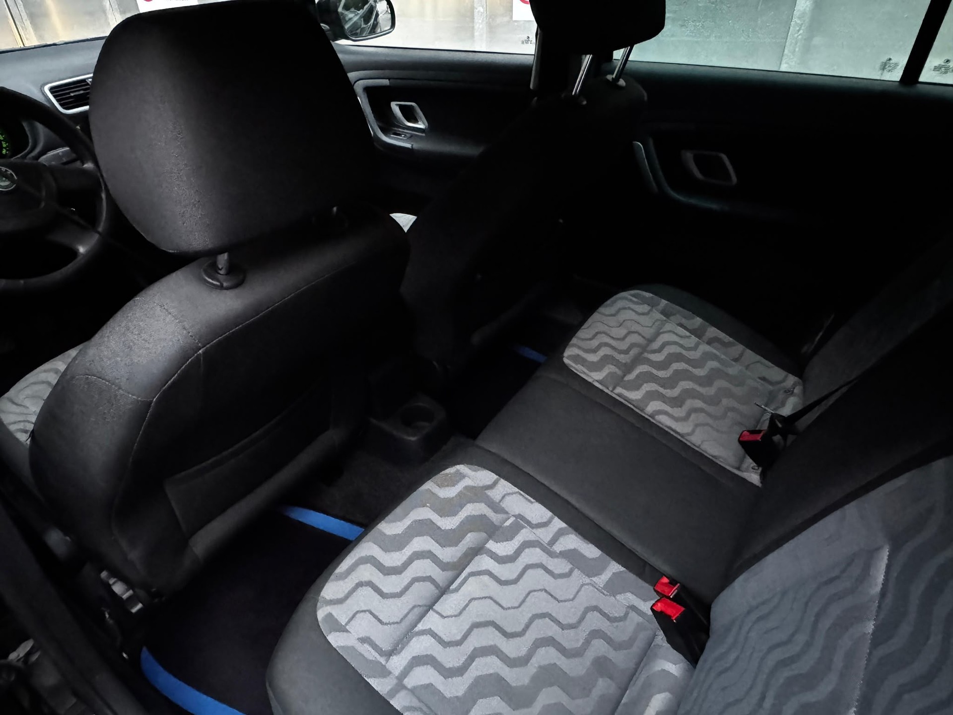 SKODA Fabia 1.2 Entry-image-6