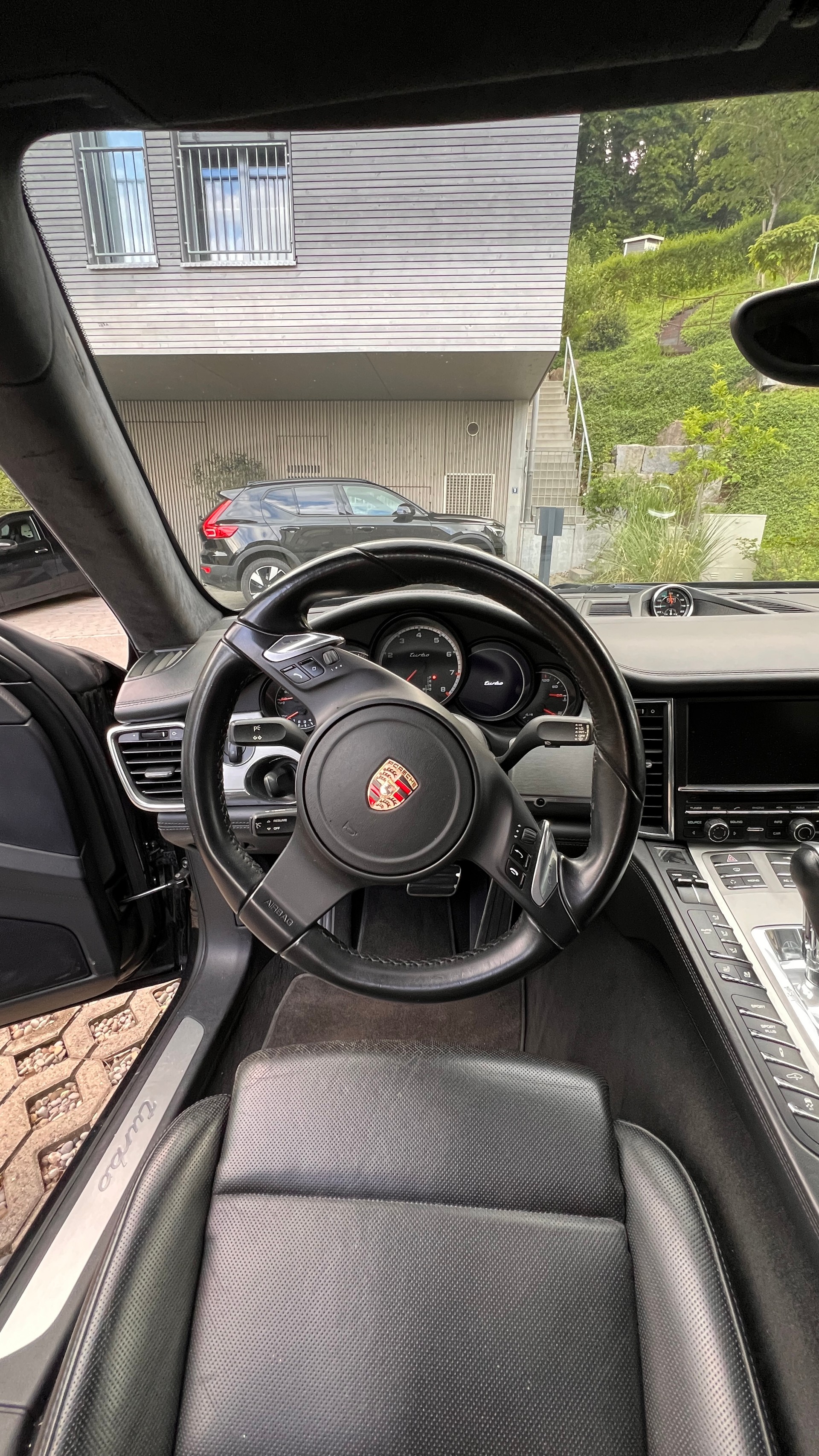 PORSCHE Turbo-image-5