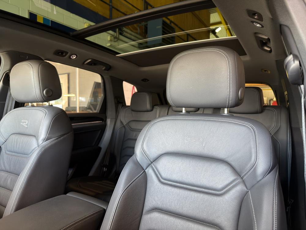 VW Touareg 3.0 TDI R Line Tiptronic-image-10