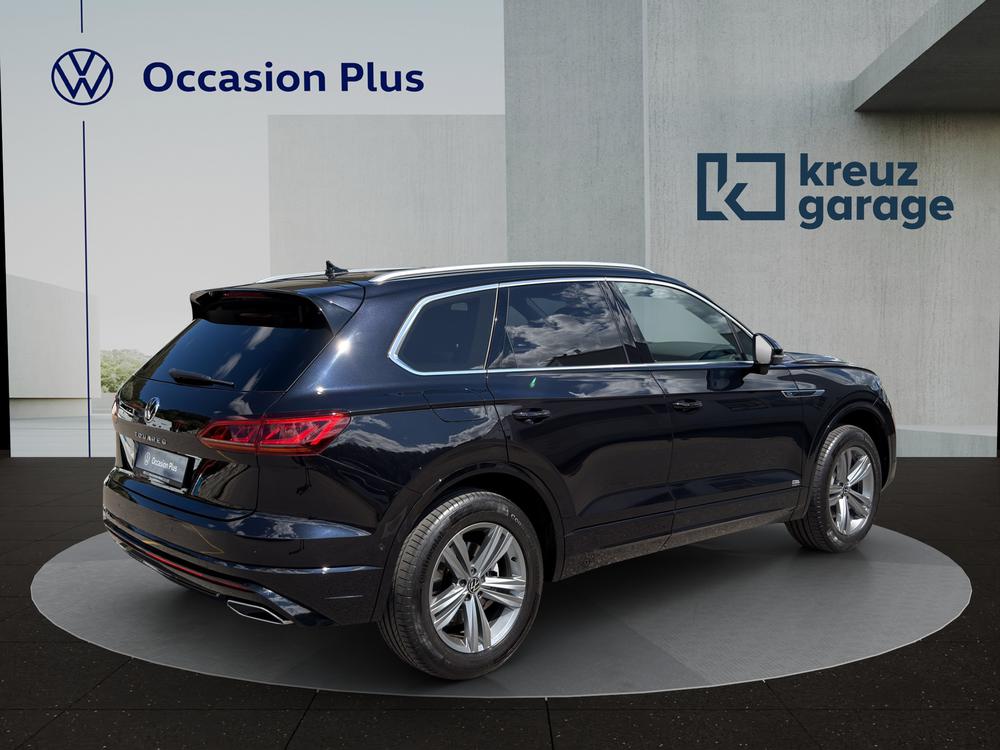 VW Touareg 3.0 TDI R Line Tiptronic-image-2