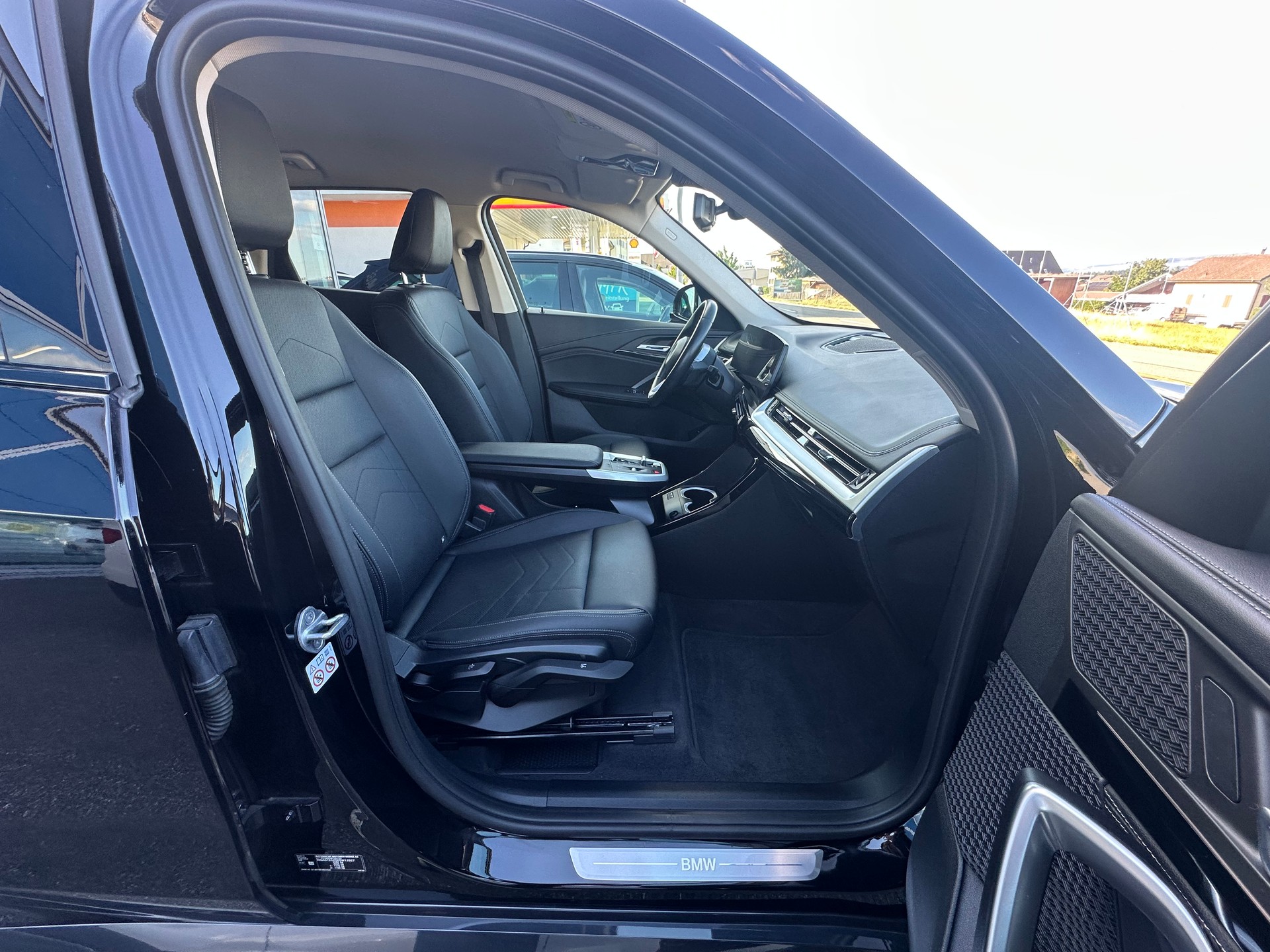 BMW X1 xDrive 23d 48V xLine-image-6