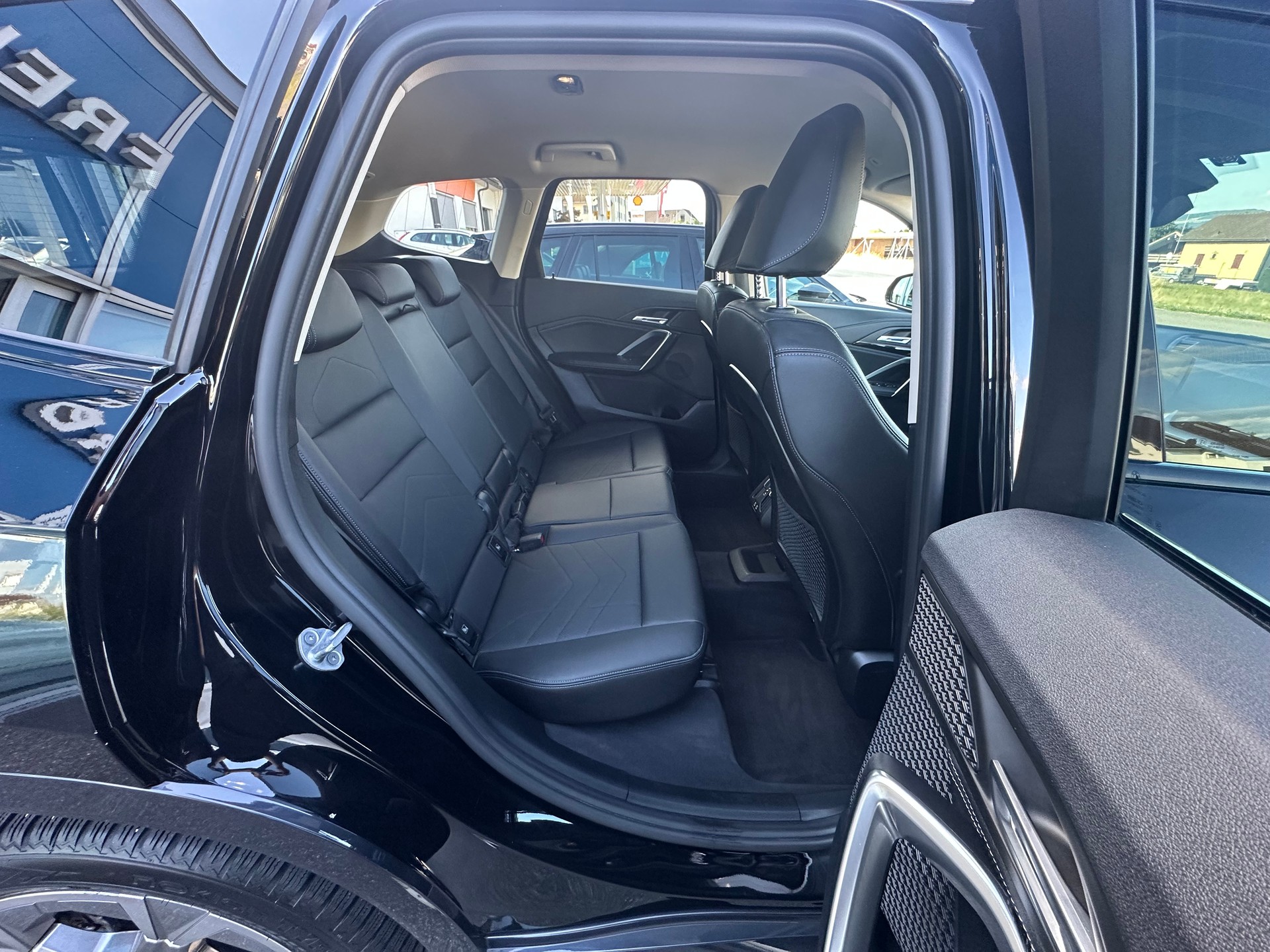 BMW X1 xDrive 23d 48V xLine-image-8