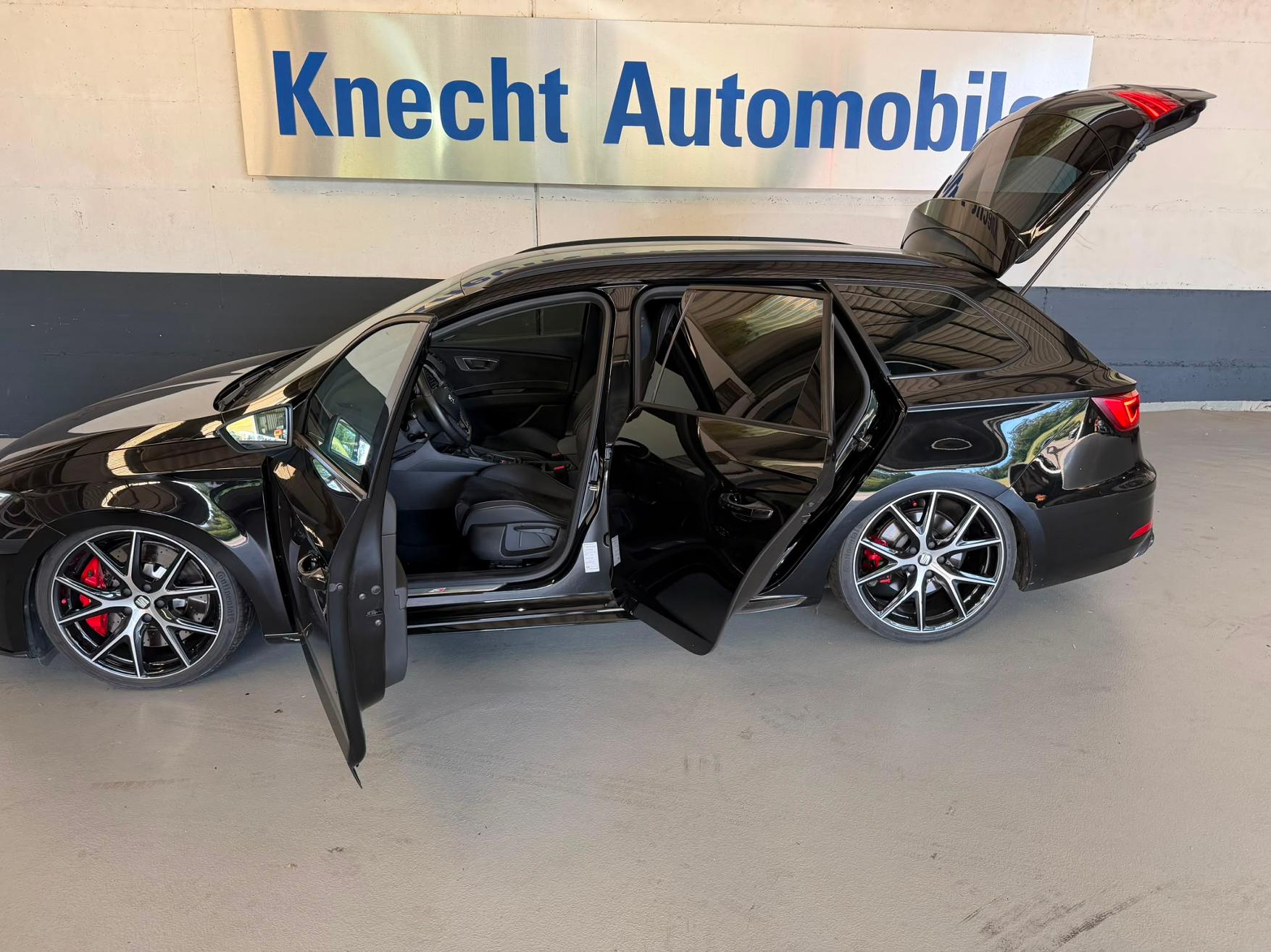 SEAT Leon ST 2.0 TSI 370 Cupra 4Drive DSG AbT-image-8
