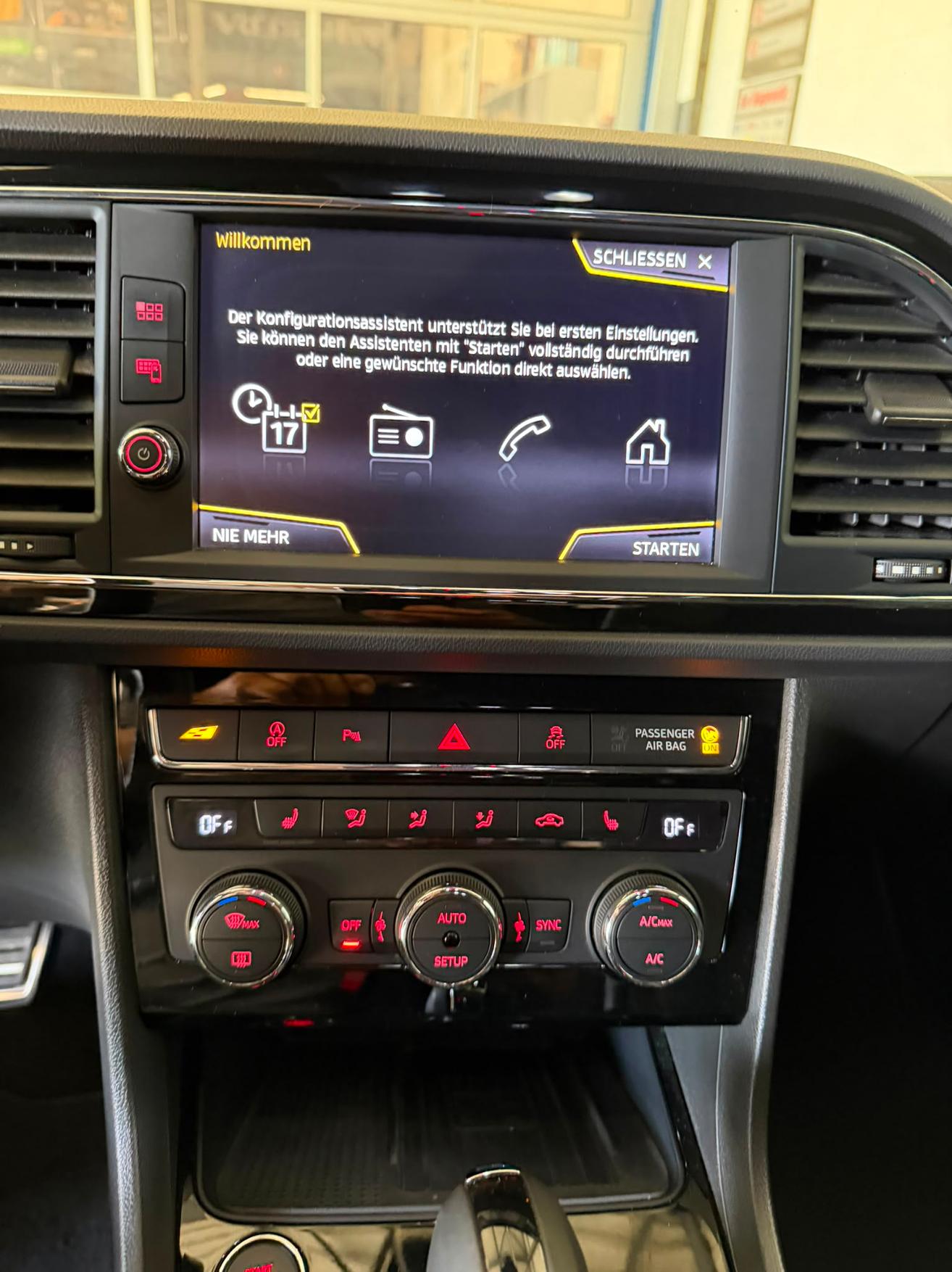SEAT Leon ST 2.0 TSI 370 Cupra 4Drive DSG AbT-image-14