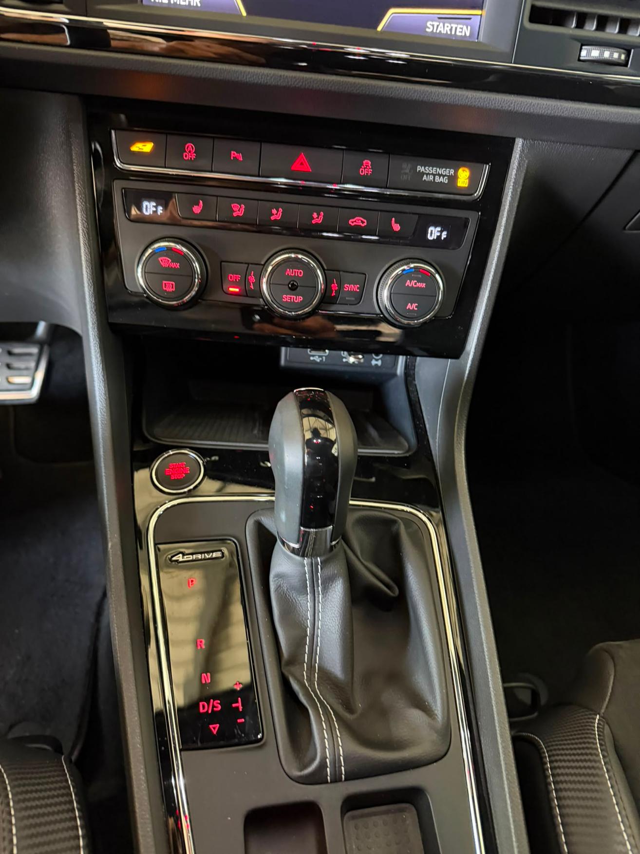 SEAT Leon ST 2.0 TSI 370 Cupra 4Drive DSG AbT-image-11