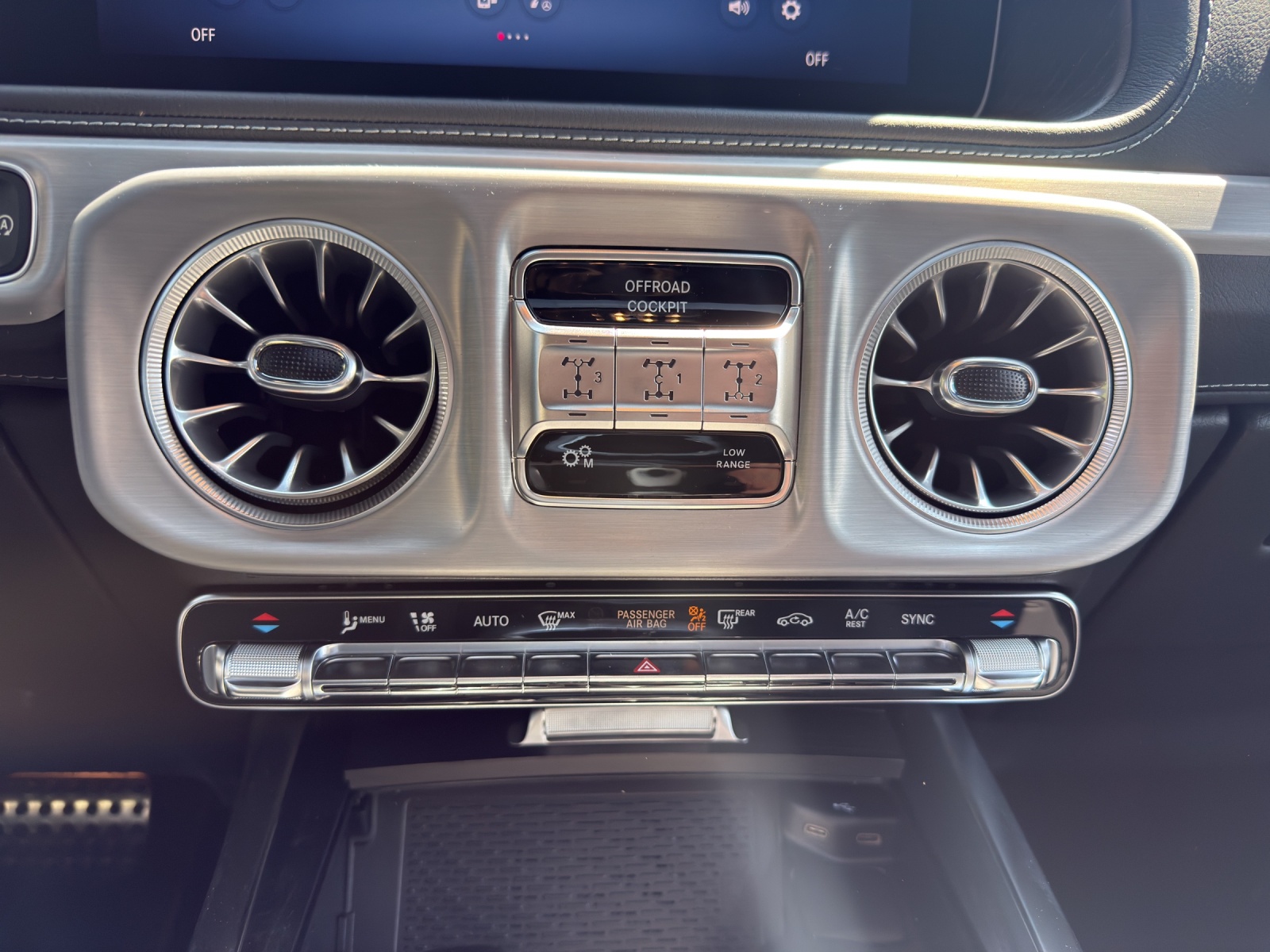 MERCEDES-BENZ G 450d 9G-Tronic-image-10