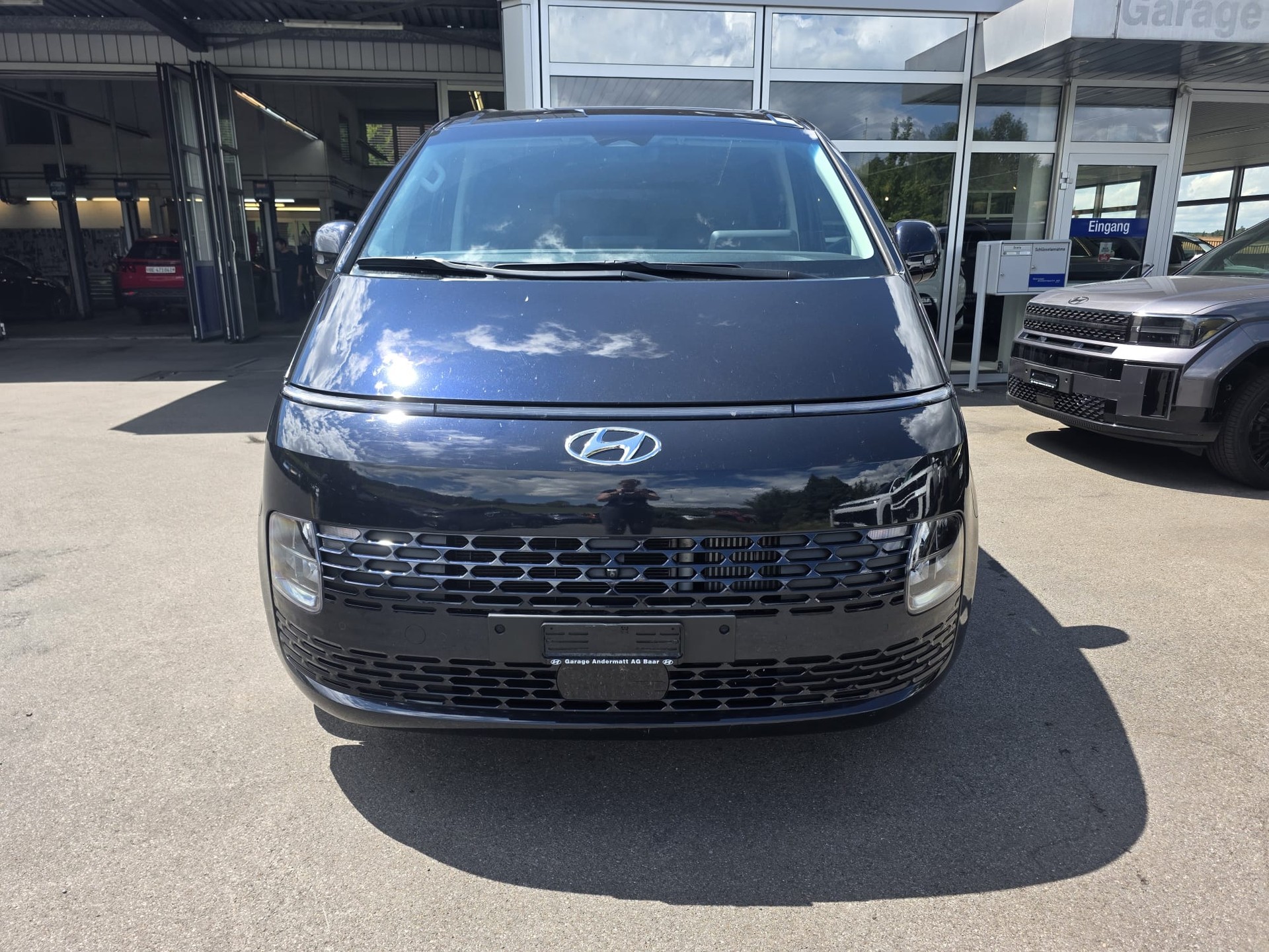 HYUNDAI Staria Premium 2.2 CRDi Vertex 4WD A-image-1