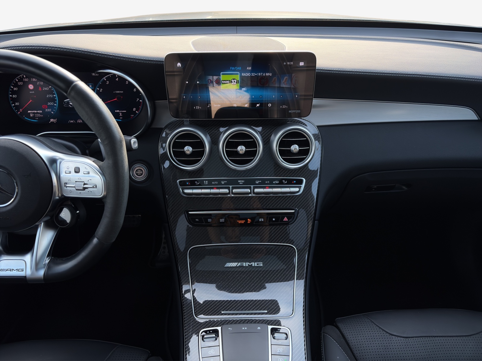 MERCEDES-BENZ GLC 63 S AMG 4Matic 9G-Tronic-image-9