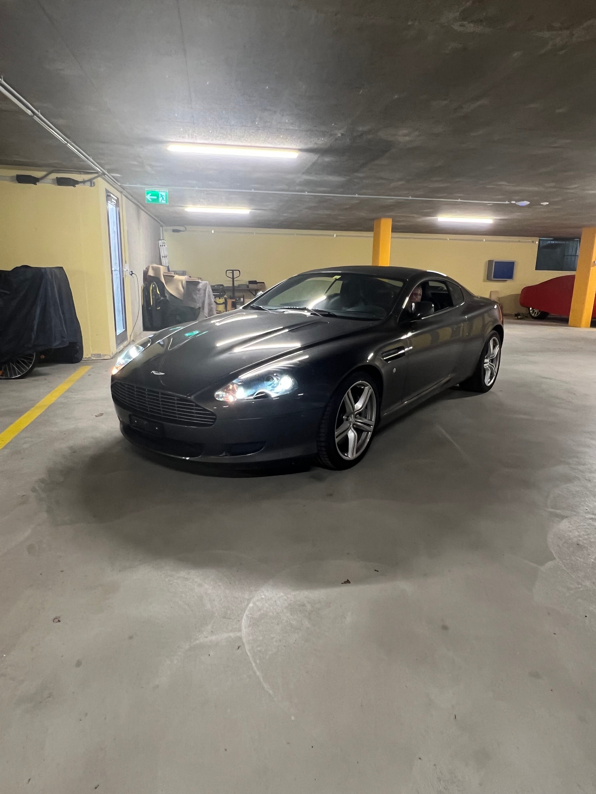 ASTON MARTIN 5.9 V12-image-0