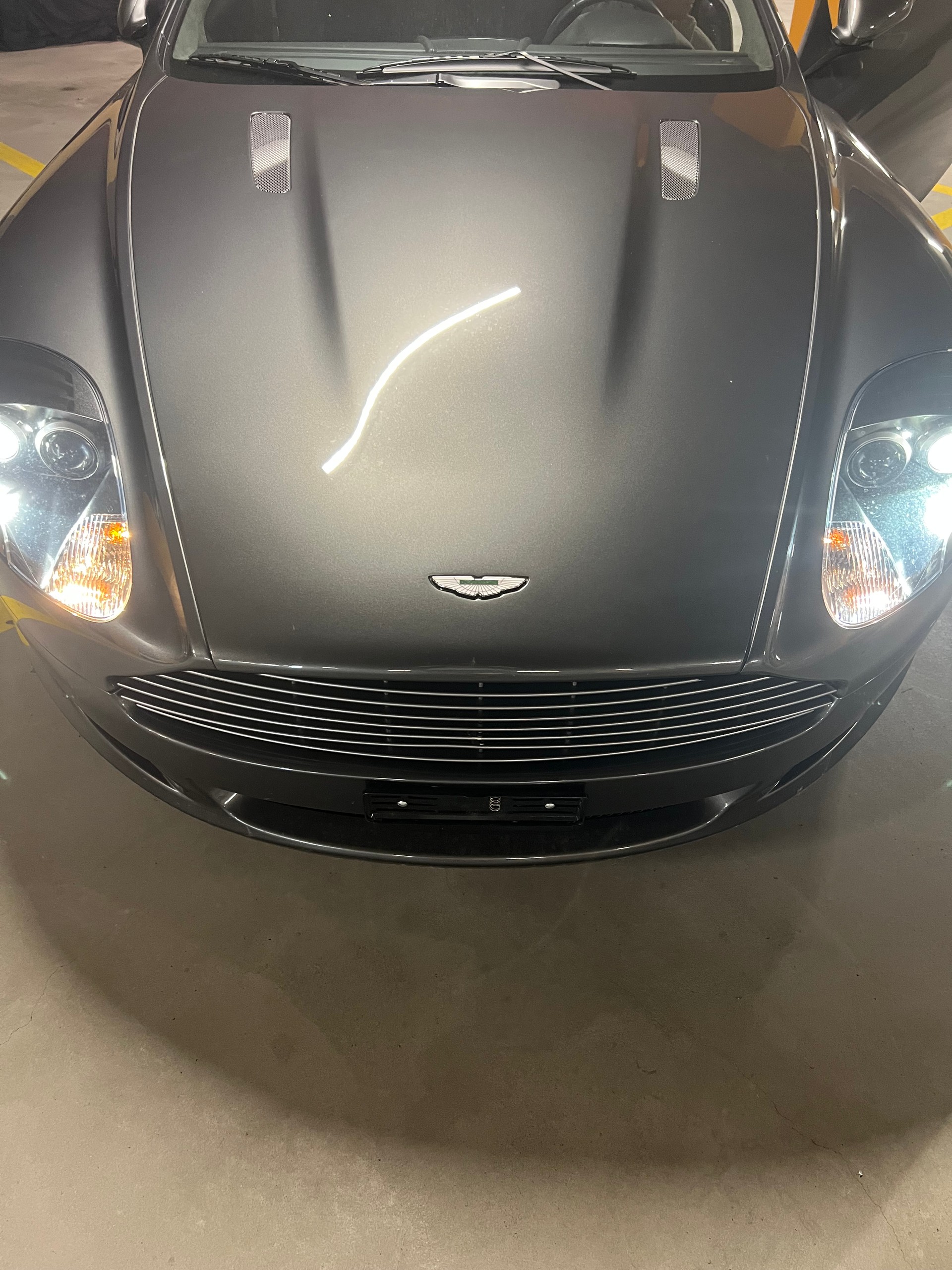 ASTON MARTIN 5.9 V12-image-1
