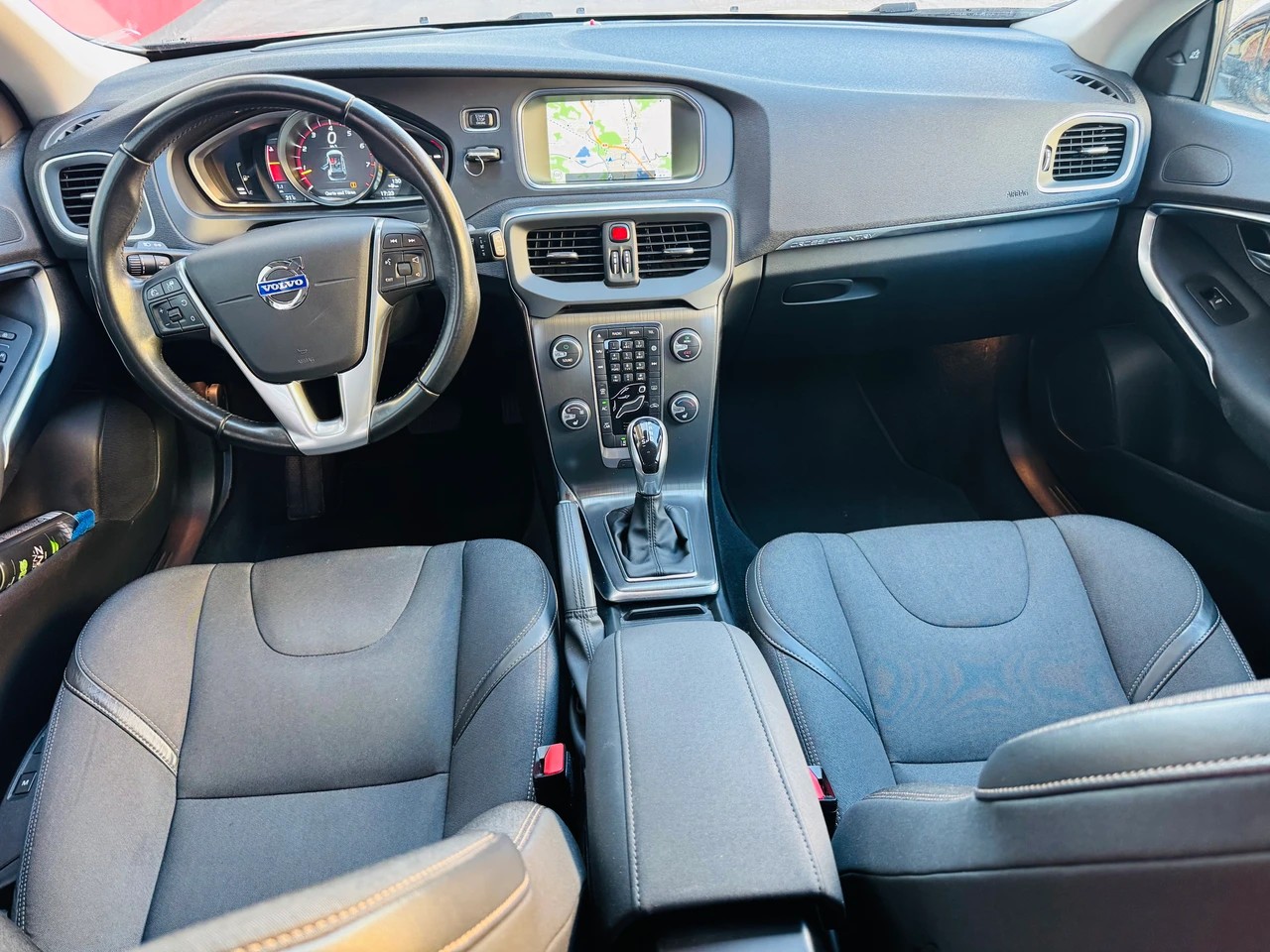 VOLVO V40 Cross Country T4 2.0 AWD Summum Geartronic-image-2