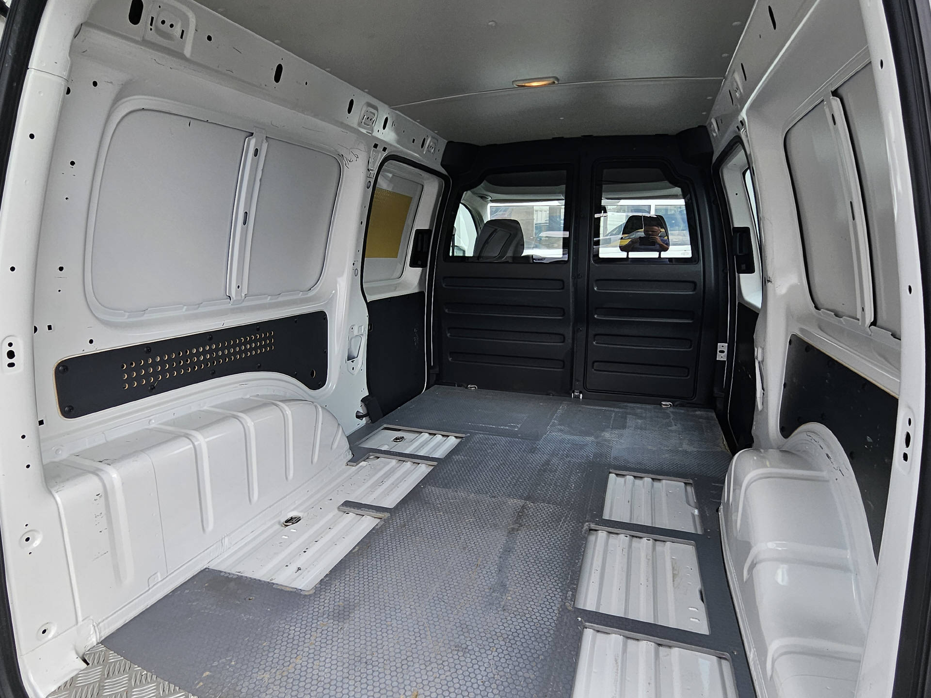 VW Caddy Maxi Kaw. 2.0 TDI 122 BMT 4motion-image-9