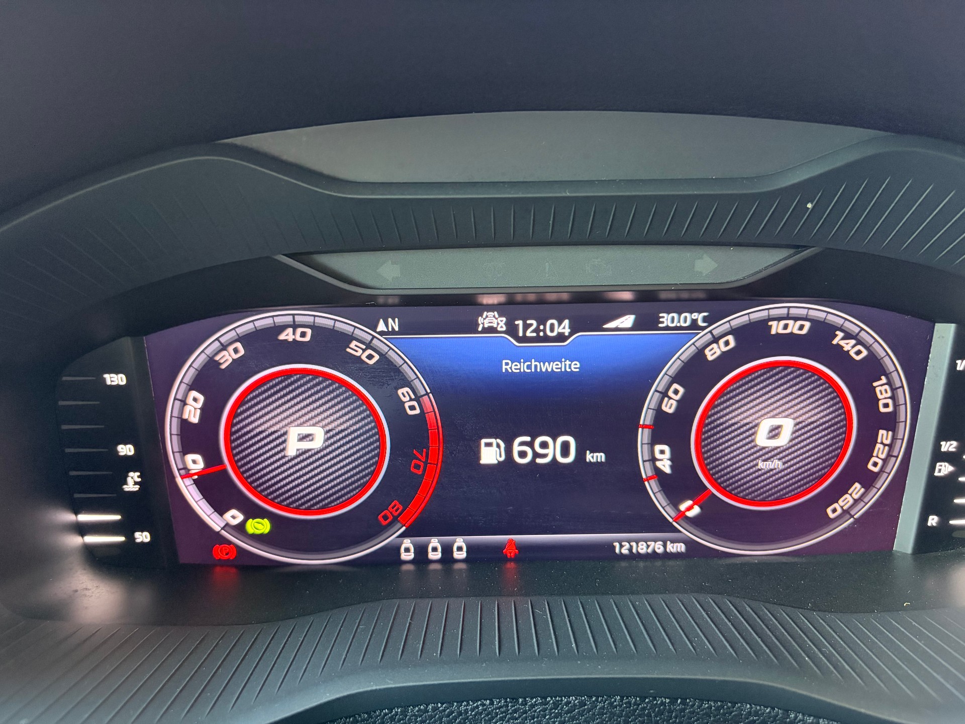 SKODA Karoq 2.0 TSI SportLine DSG 4x4-image-11