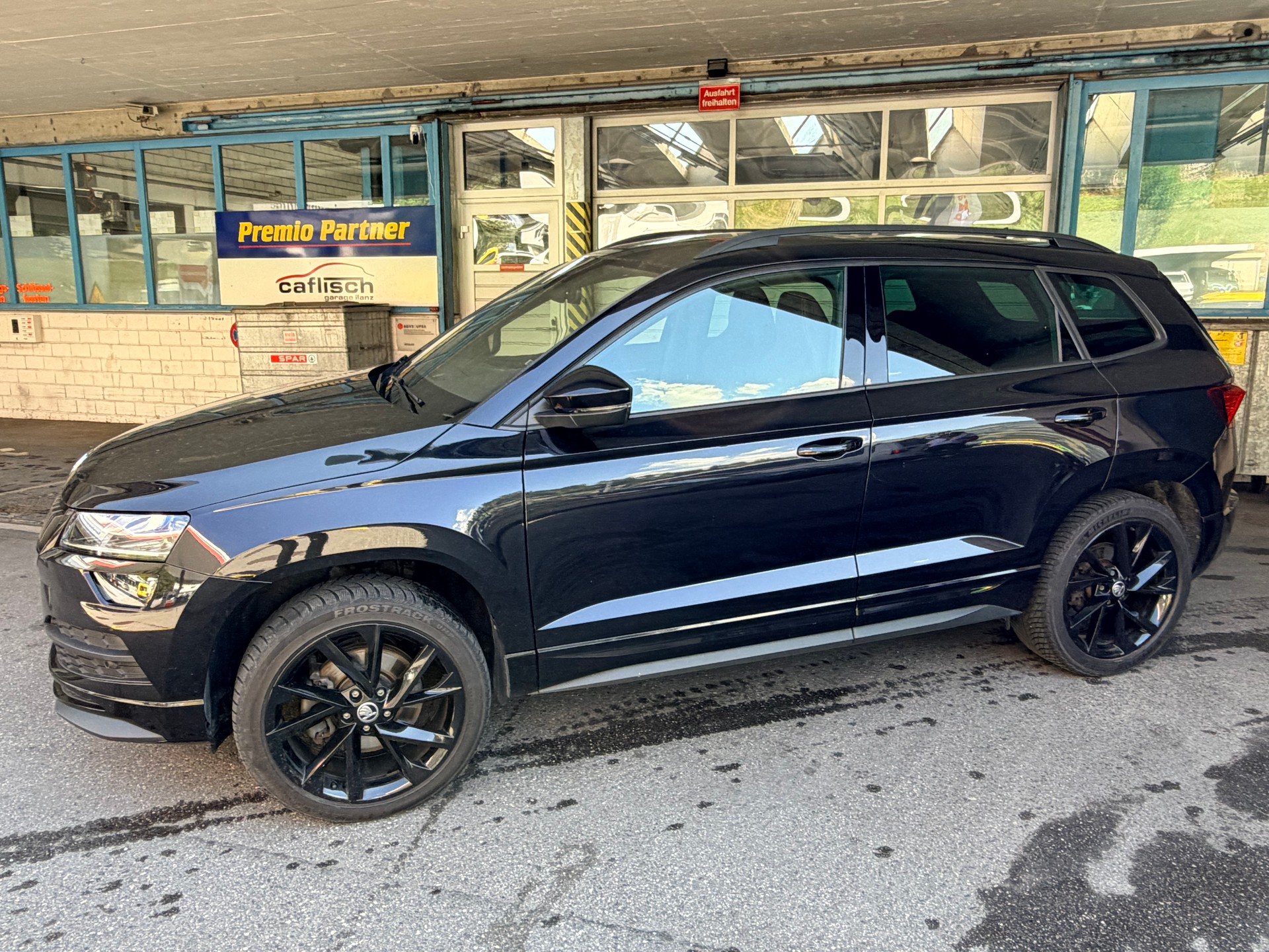 SKODA Karoq 2.0 TSI SportLine DSG 4x4-image-0