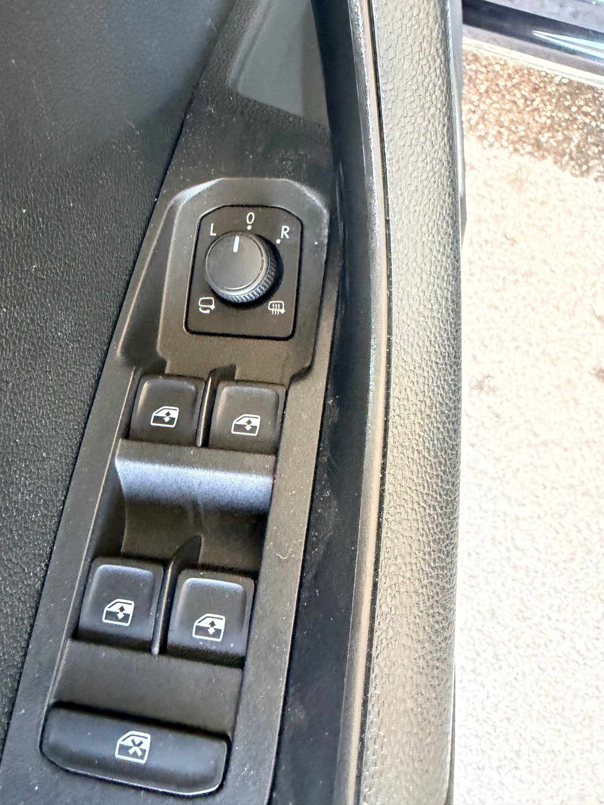 SKODA Karoq 2.0 TSI SportLine DSG 4x4-image-16