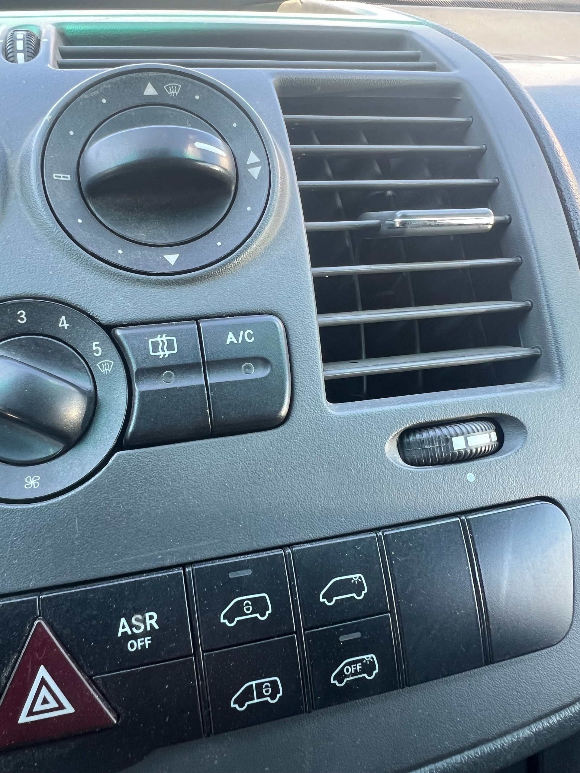 MERCEDES-BENZ Vito 113 CDI Blue Efficiency 4Matic A-image-3