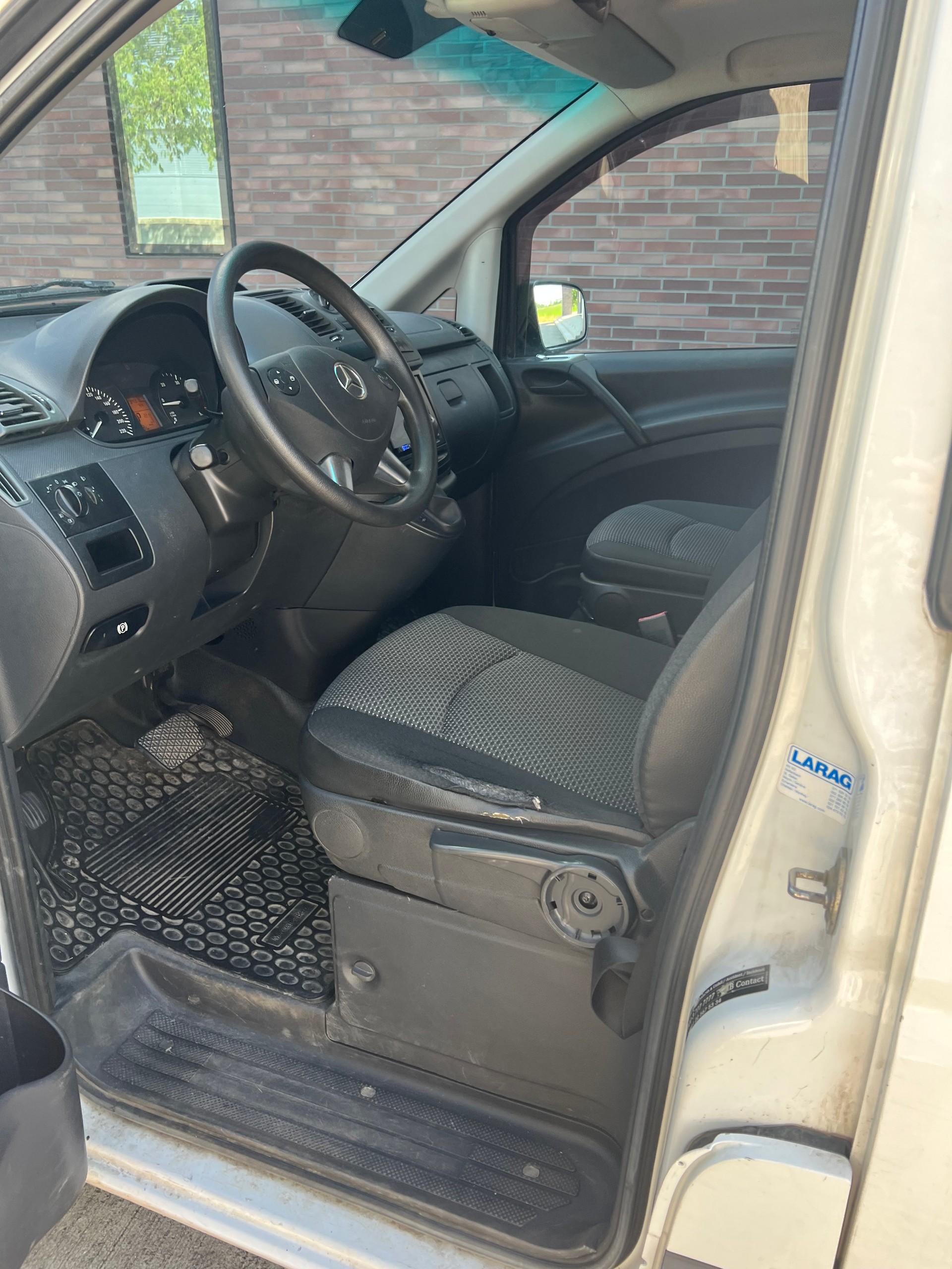MERCEDES-BENZ Vito 113 CDI Blue Efficiency 4Matic A-image-2