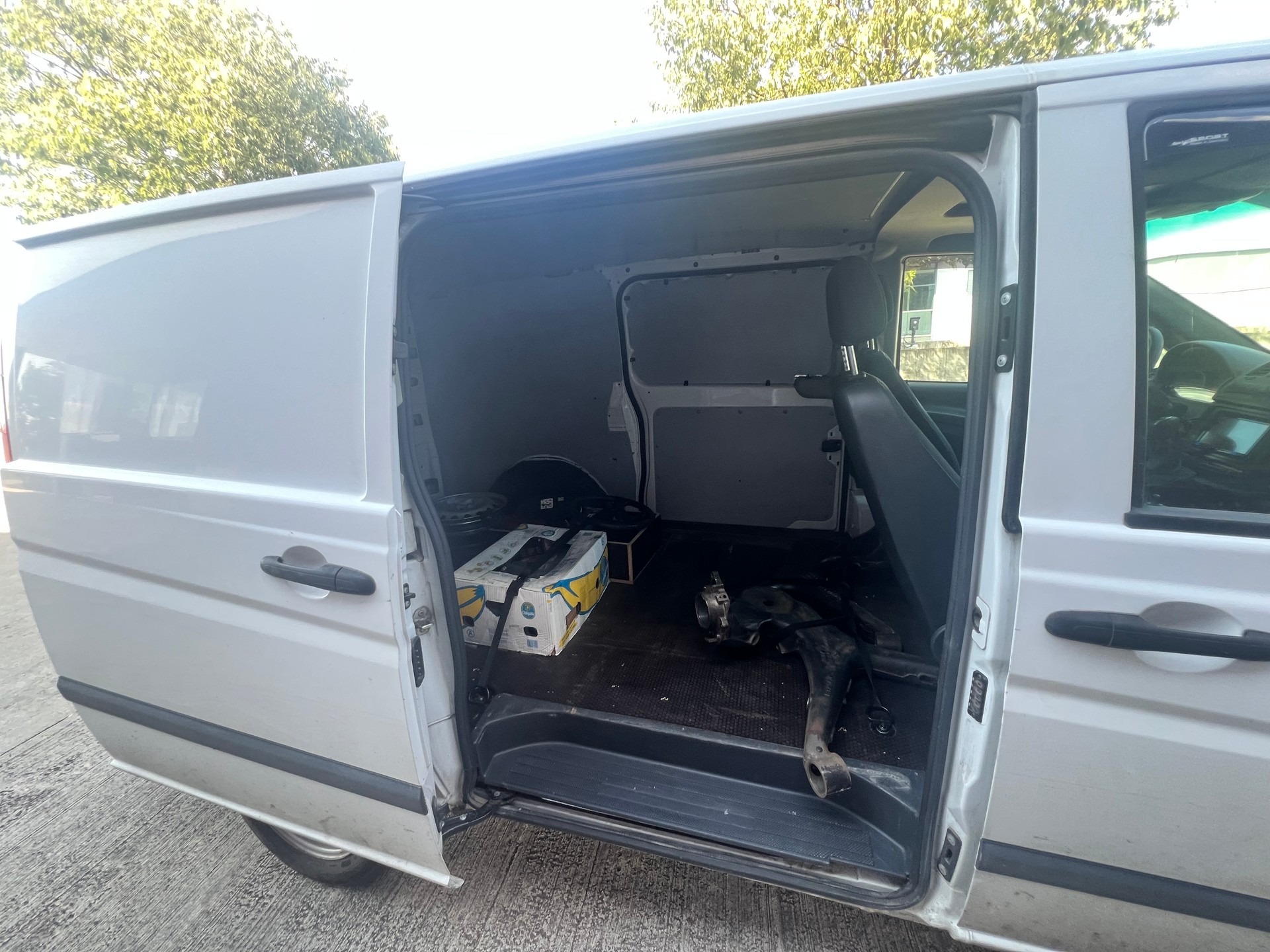 MERCEDES-BENZ Vito 113 CDI Blue Efficiency 4Matic A-image-12