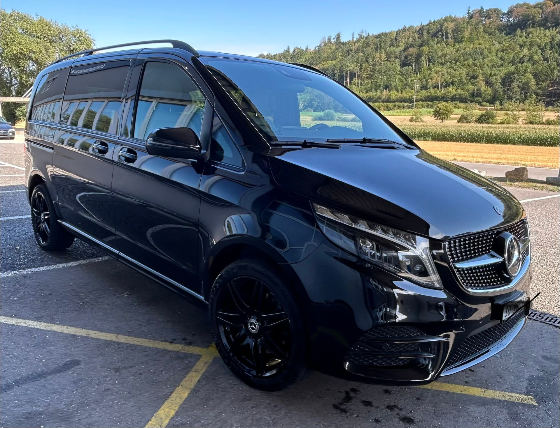 MERCEDES-BENZ V 300 d AMG Swiss Ed. kurz-image-0
