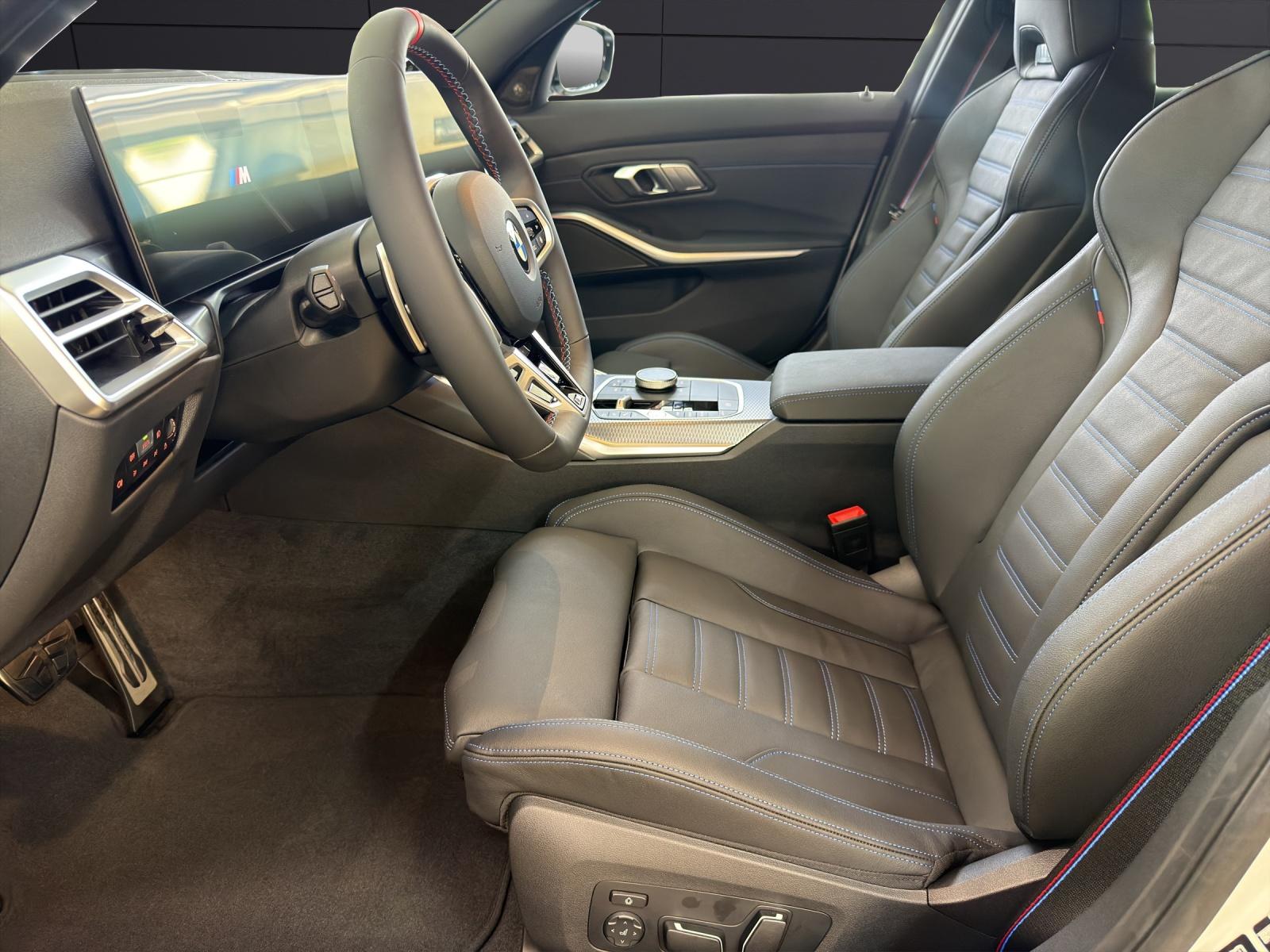 BMW M340i xDrive Touring-image-10