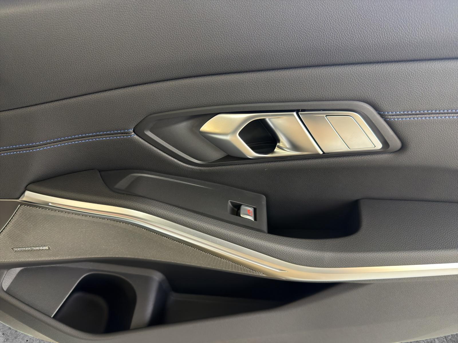 BMW M340i xDrive Touring-image-15
