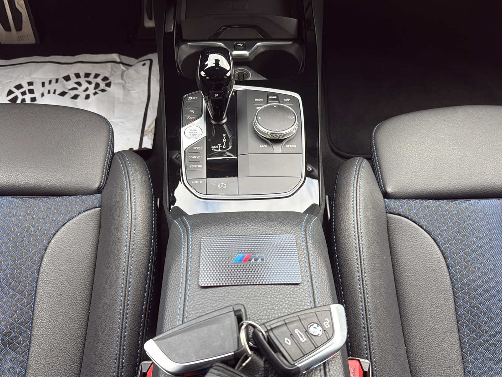 BMW M135i xDrive Steptronic-image-10