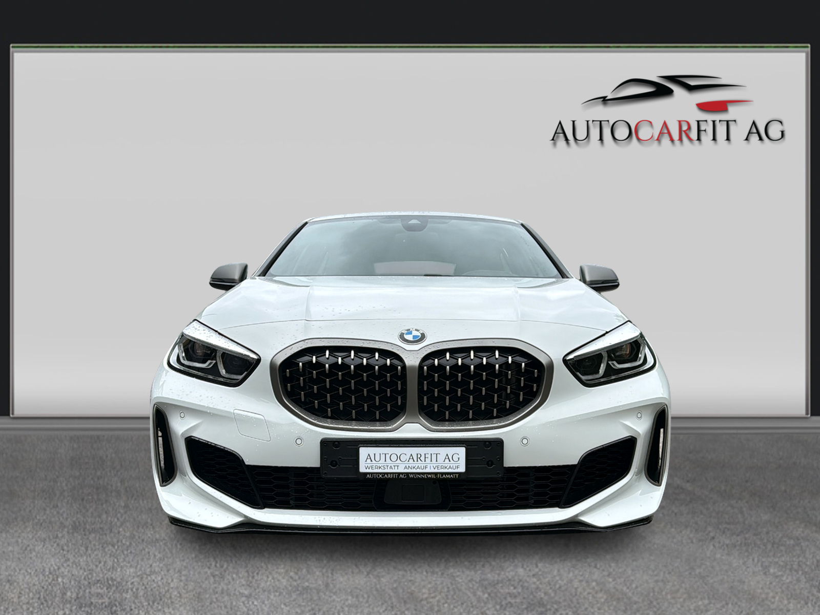 BMW M135i xDrive Steptronic-image-1